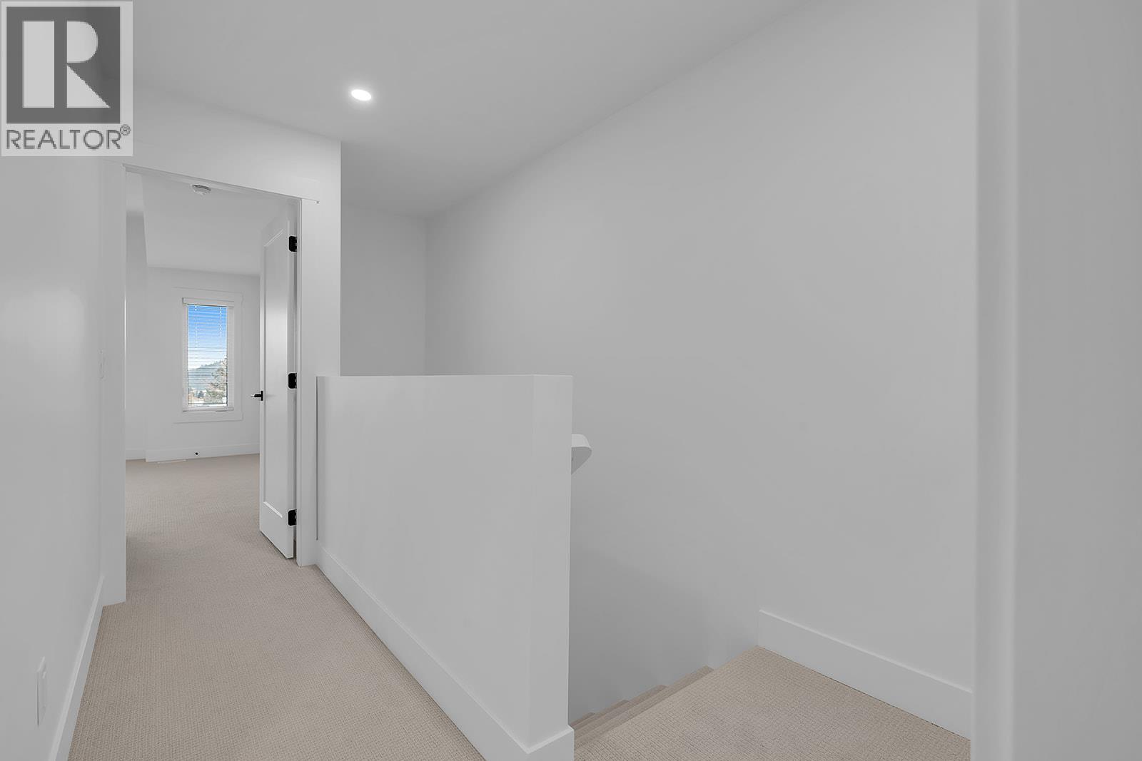 Picture for Unit #12, 2835 Canyon Crest  Drive https://www.cirrealty.ca/reb/bc/9/10363769_18.jpg