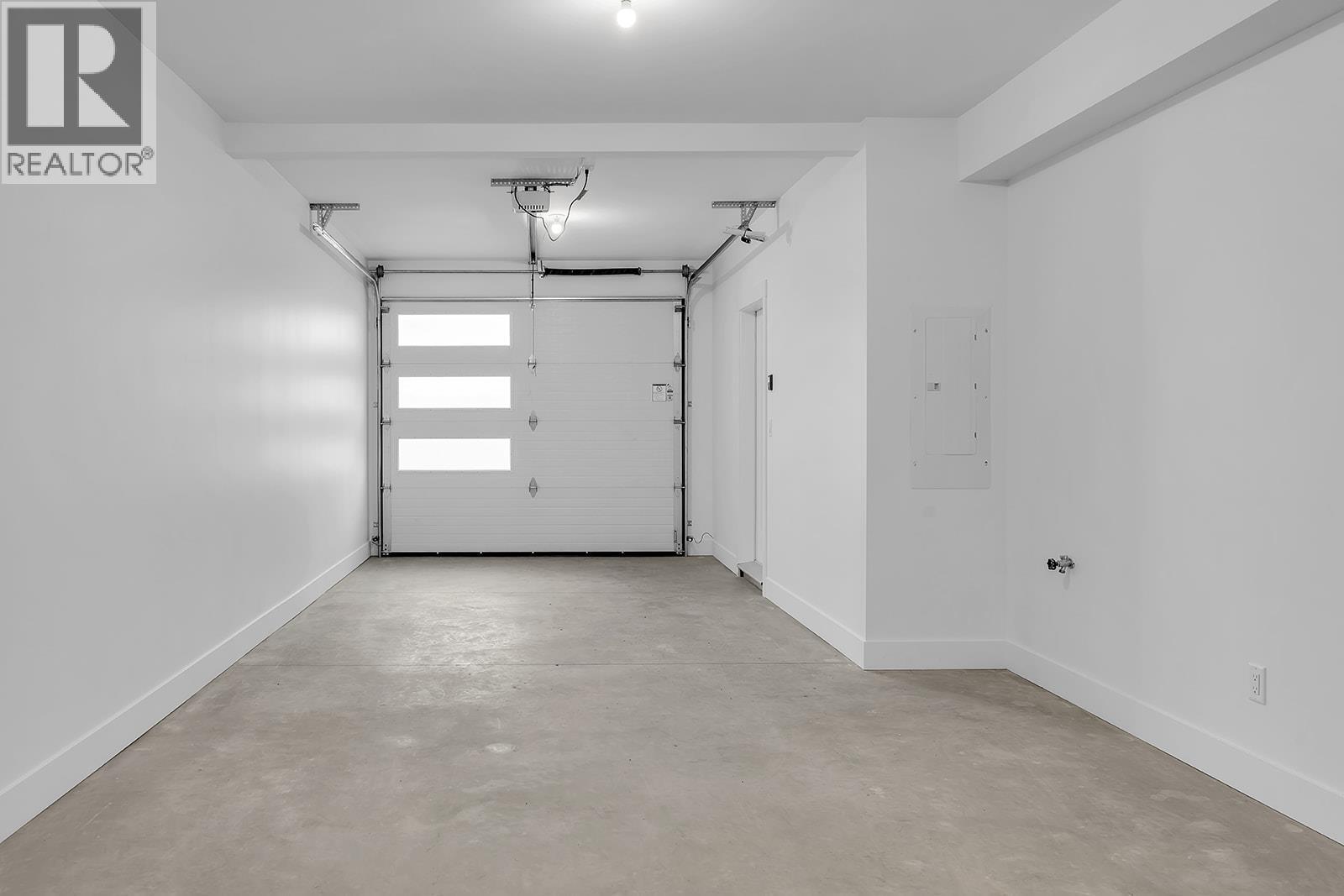 Picture for Unit #12, 2835 Canyon Crest  Drive https://www.cirrealty.ca/reb/bc/9/10363769_30.jpg