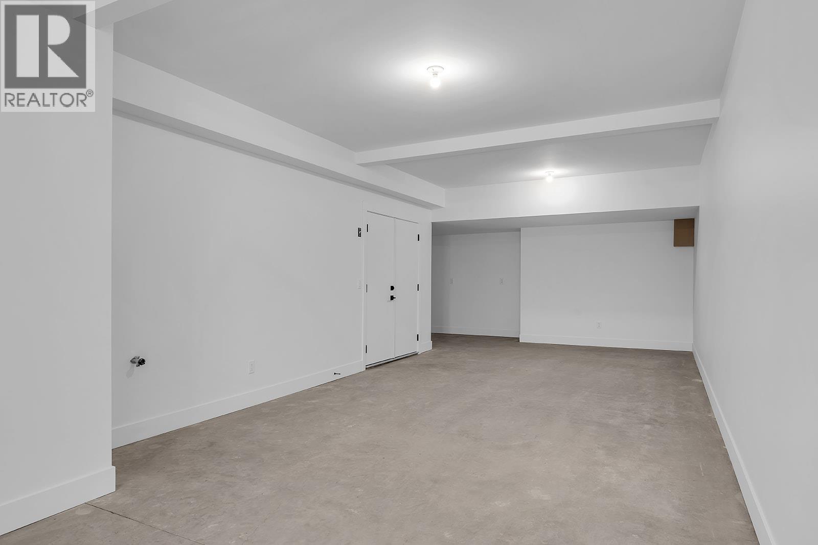 Picture for Unit #12, 2835 Canyon Crest  Drive https://www.cirrealty.ca/reb/bc/9/10363769_31.jpg