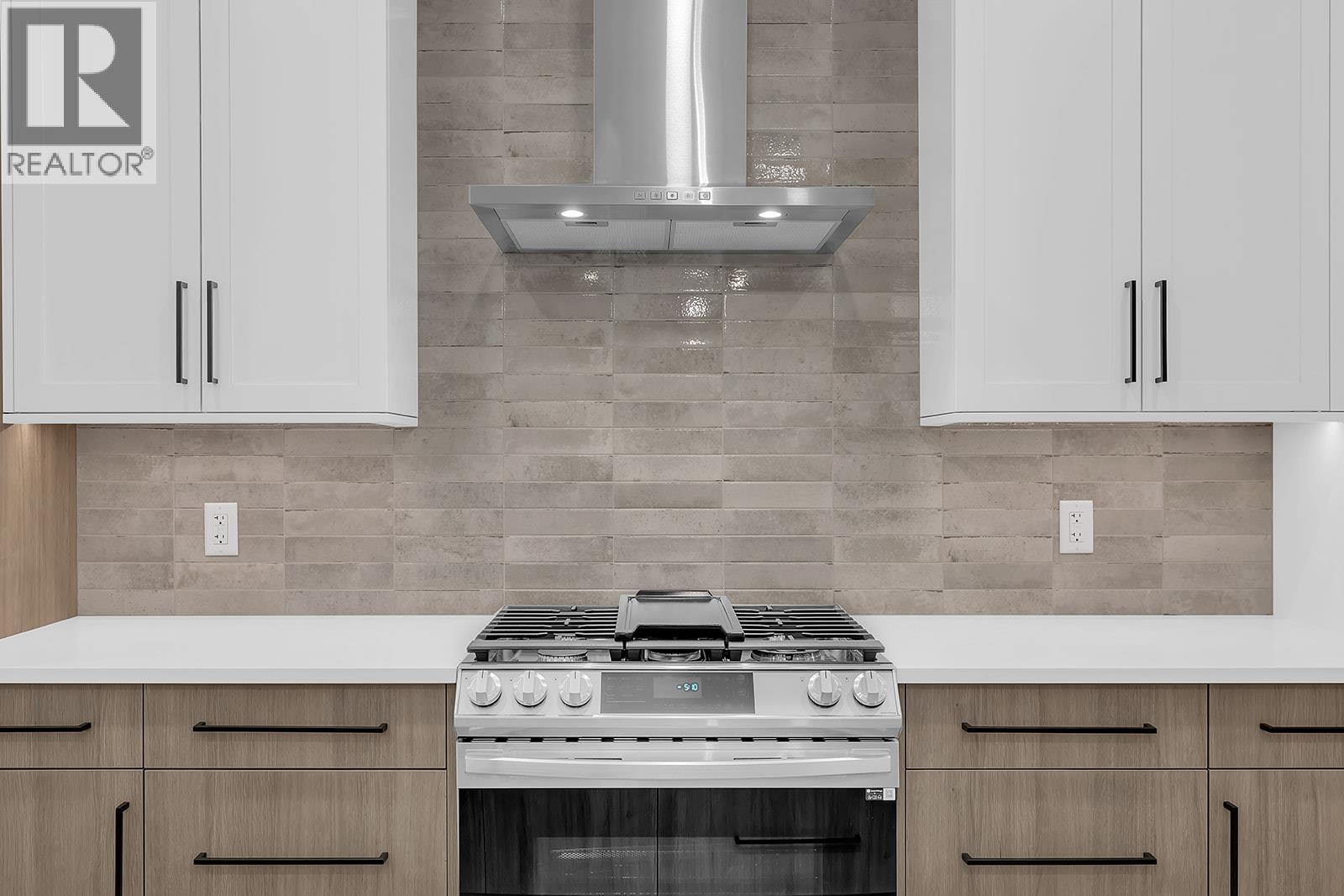 Picture for Unit #12, 2835 Canyon Crest  Drive https://www.cirrealty.ca/reb/bc/9/10363769_7.jpg