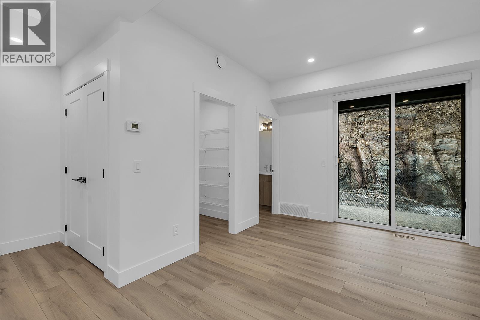 Picture for Unit #12, 2835 Canyon Crest  Drive https://www.cirrealty.ca/reb/bc/9/10363769_9.jpg