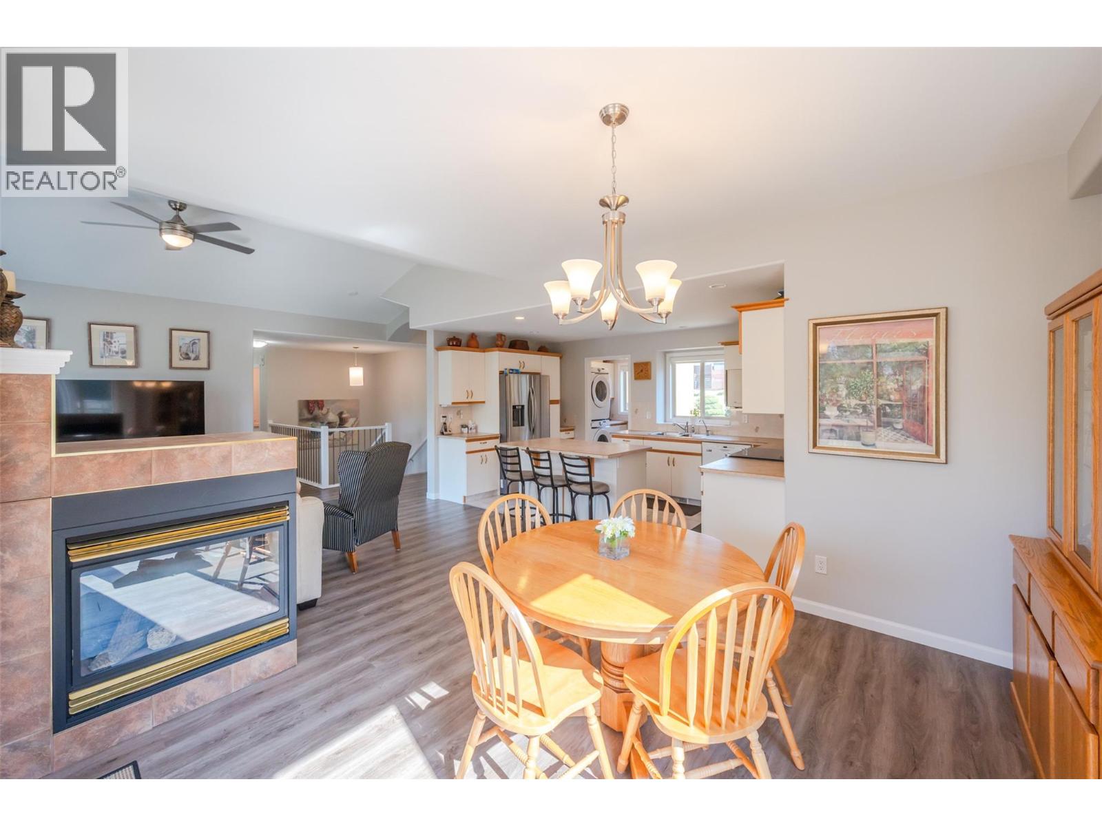 Picture for 3604 LOBELIA  Drive https://www.cirrealty.ca/reb/bc/9/10363869_24.jpg