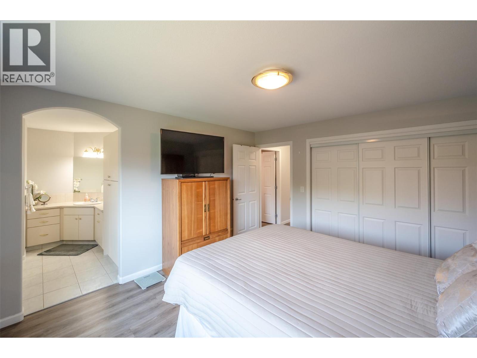 Picture for 3604 LOBELIA  Drive https://www.cirrealty.ca/reb/bc/9/10363869_38.jpg