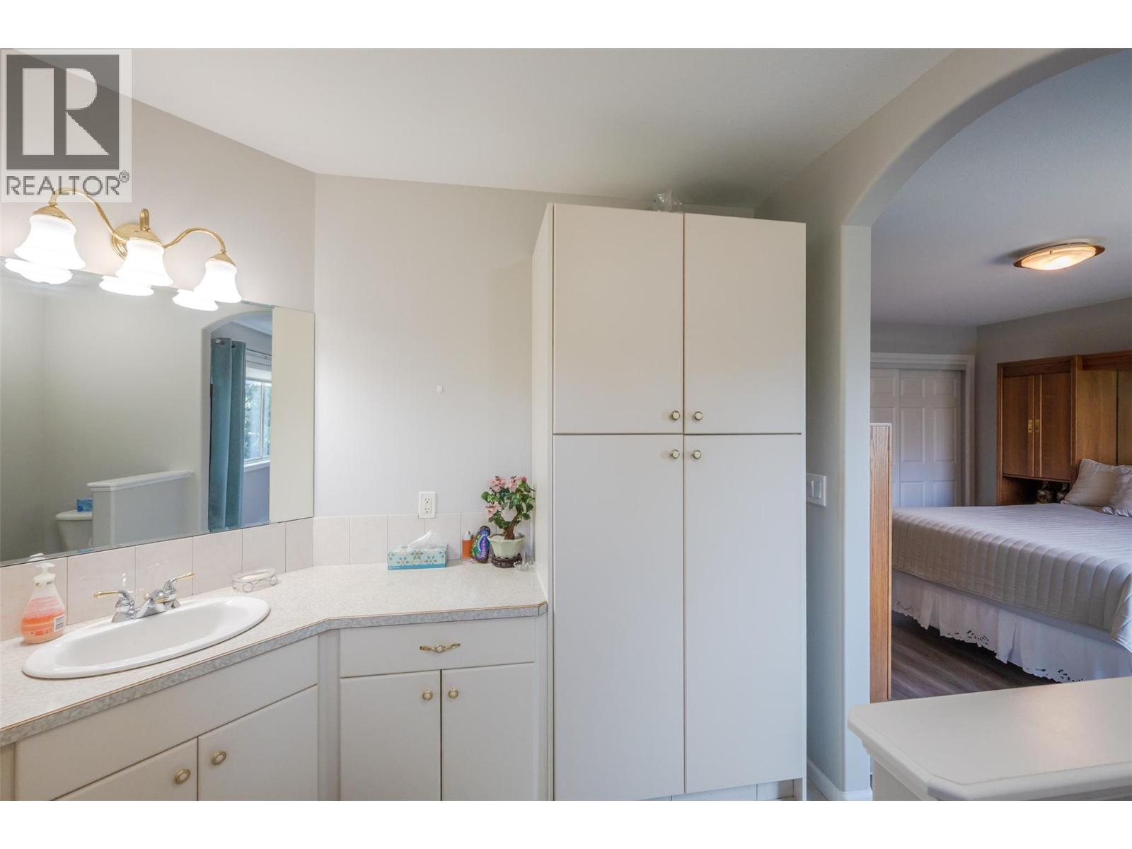 Picture for 3604 LOBELIA  Drive https://www.cirrealty.ca/reb/bc/9/10363869_42.jpg