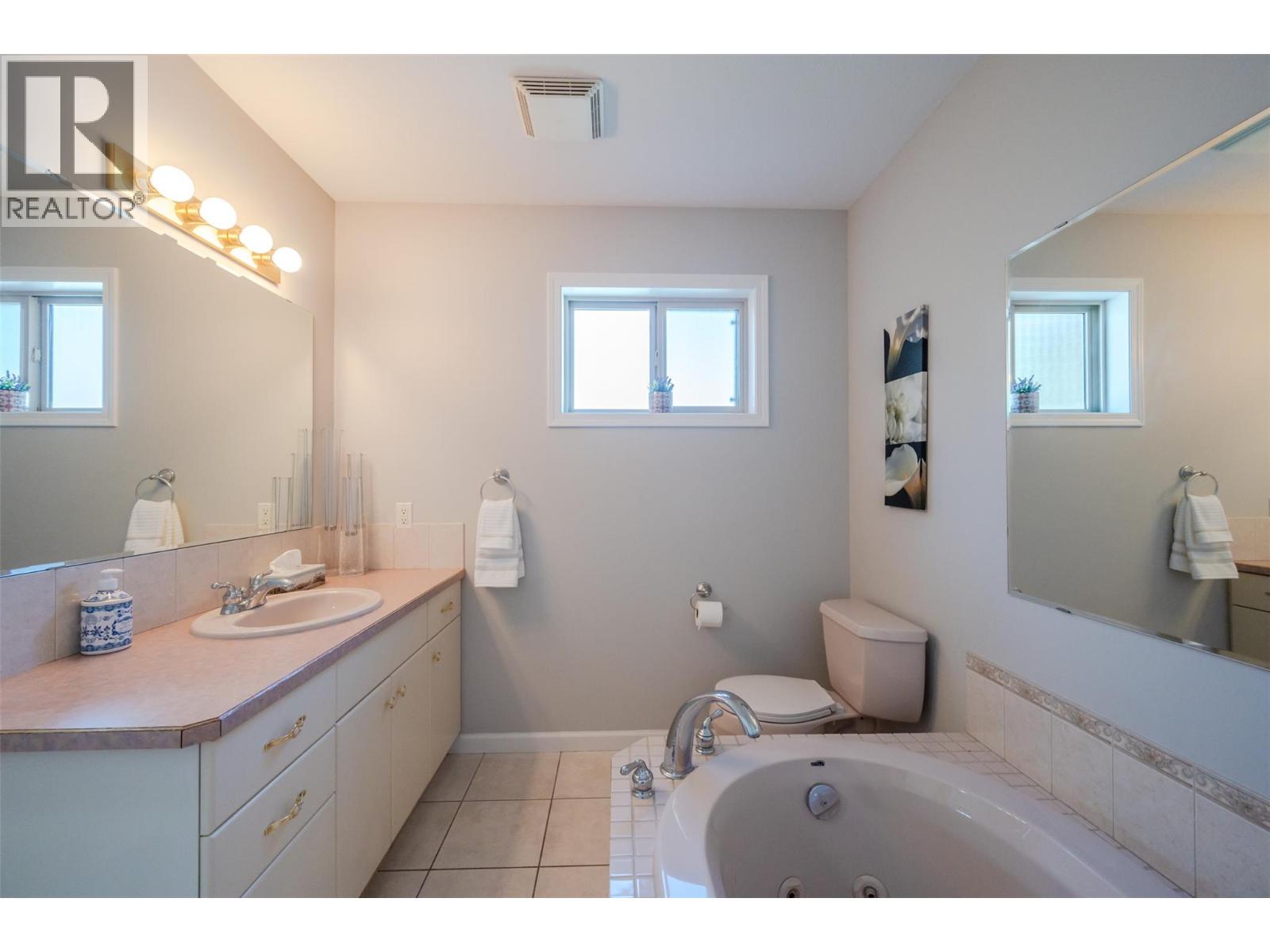 Picture for 3604 LOBELIA  Drive https://www.cirrealty.ca/reb/bc/9/10363869_46.jpg