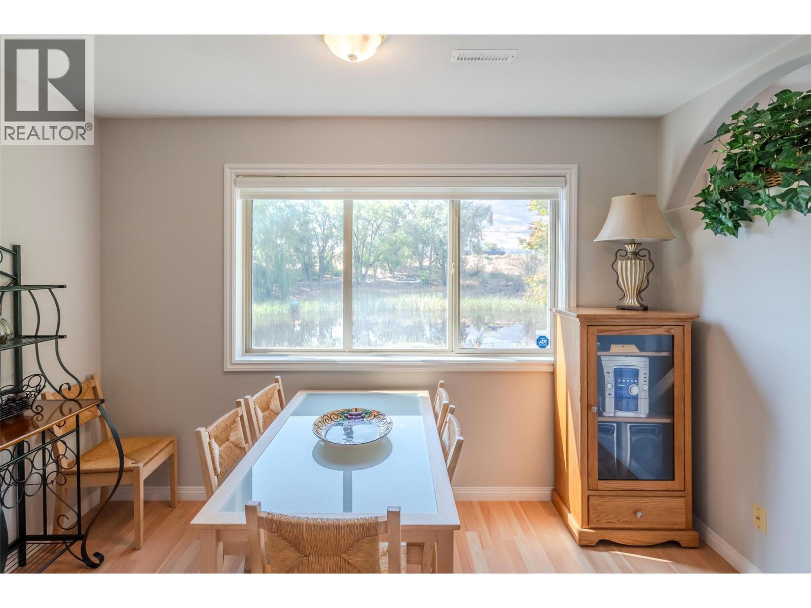 Picture for 3604 LOBELIA  Drive https://www.cirrealty.ca/reb/bc/9/10363869_59.jpg