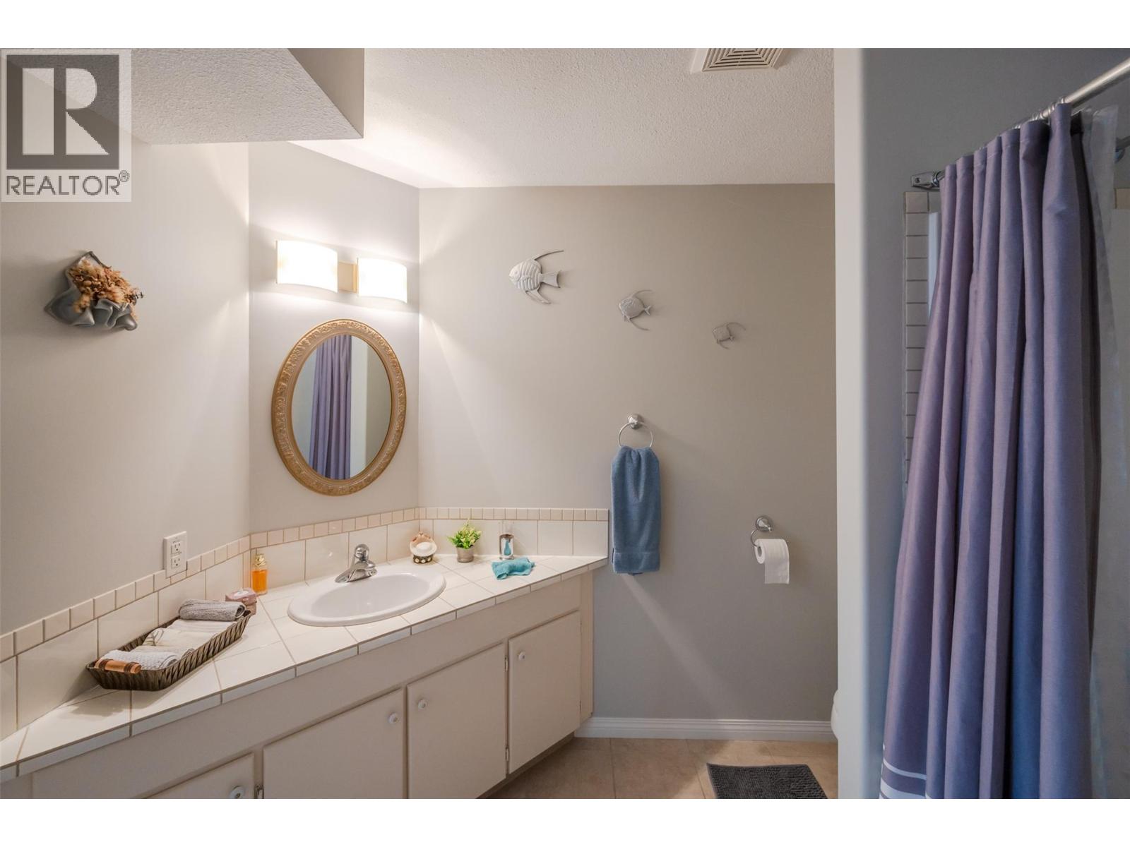 Picture for 3604 LOBELIA  Drive https://www.cirrealty.ca/reb/bc/9/10363869_68.jpg