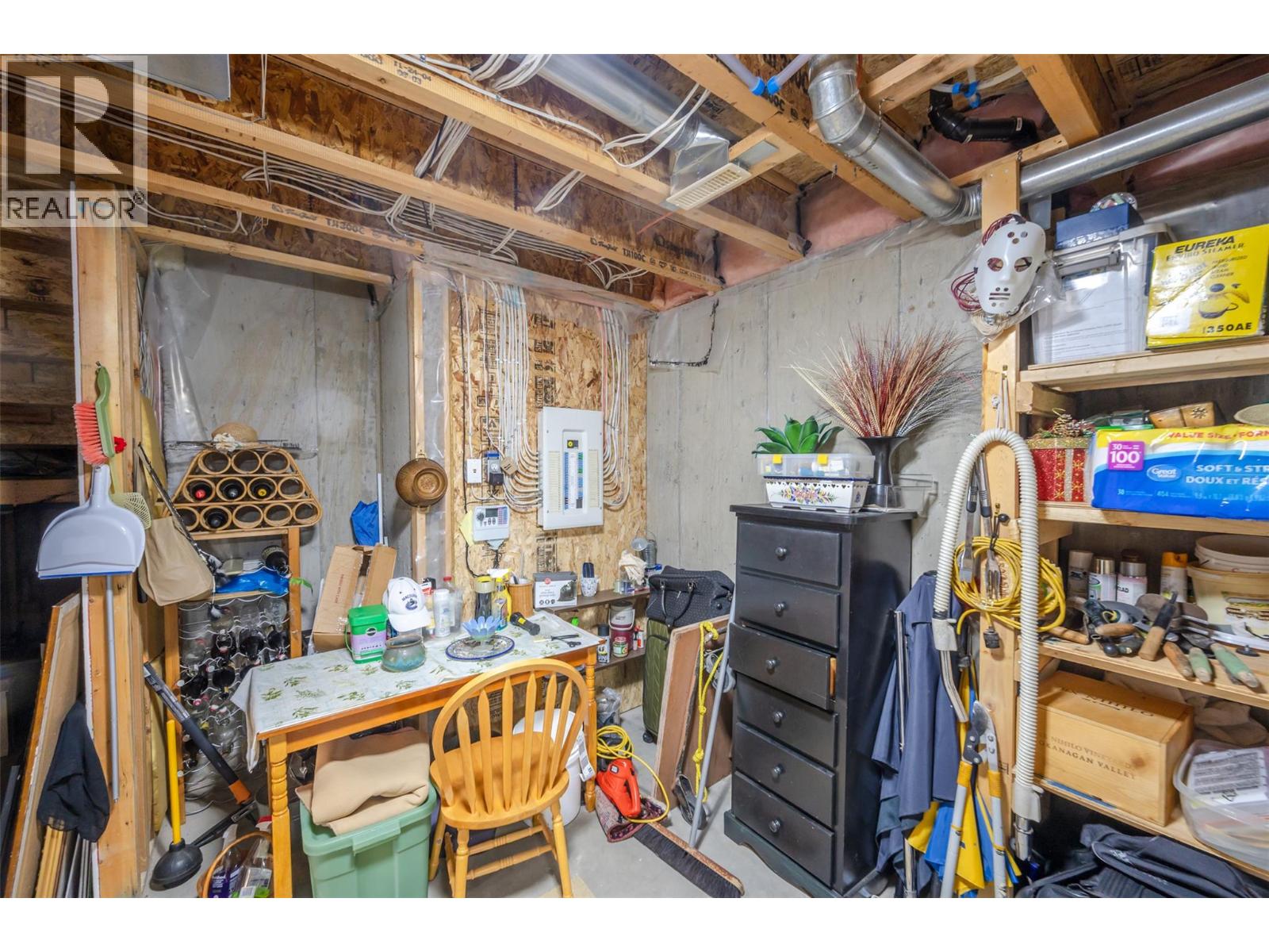 Picture for 3604 LOBELIA  Drive https://www.cirrealty.ca/reb/bc/9/10363869_73.jpg