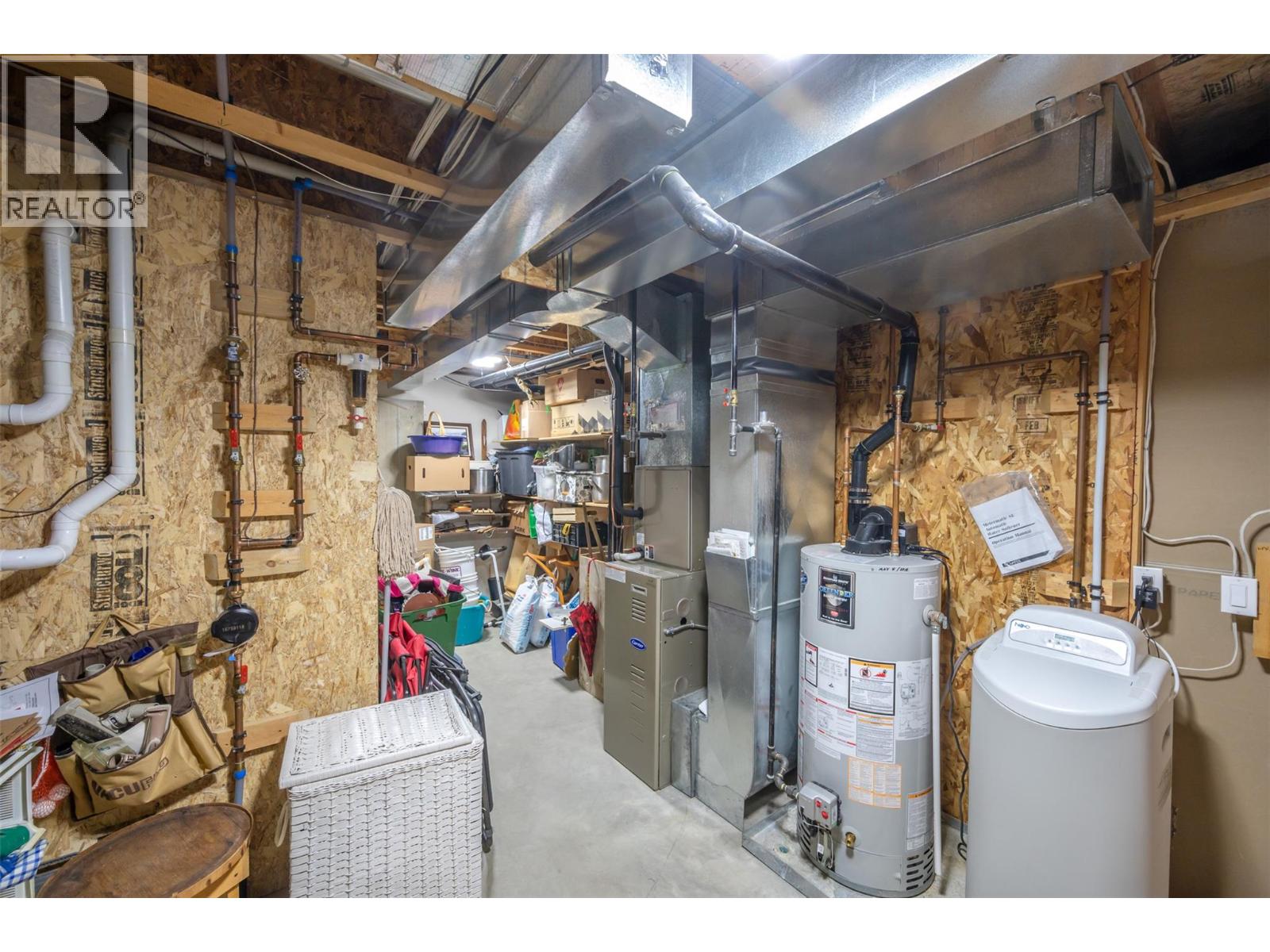 Picture for 3604 LOBELIA  Drive https://www.cirrealty.ca/reb/bc/9/10363869_74.jpg