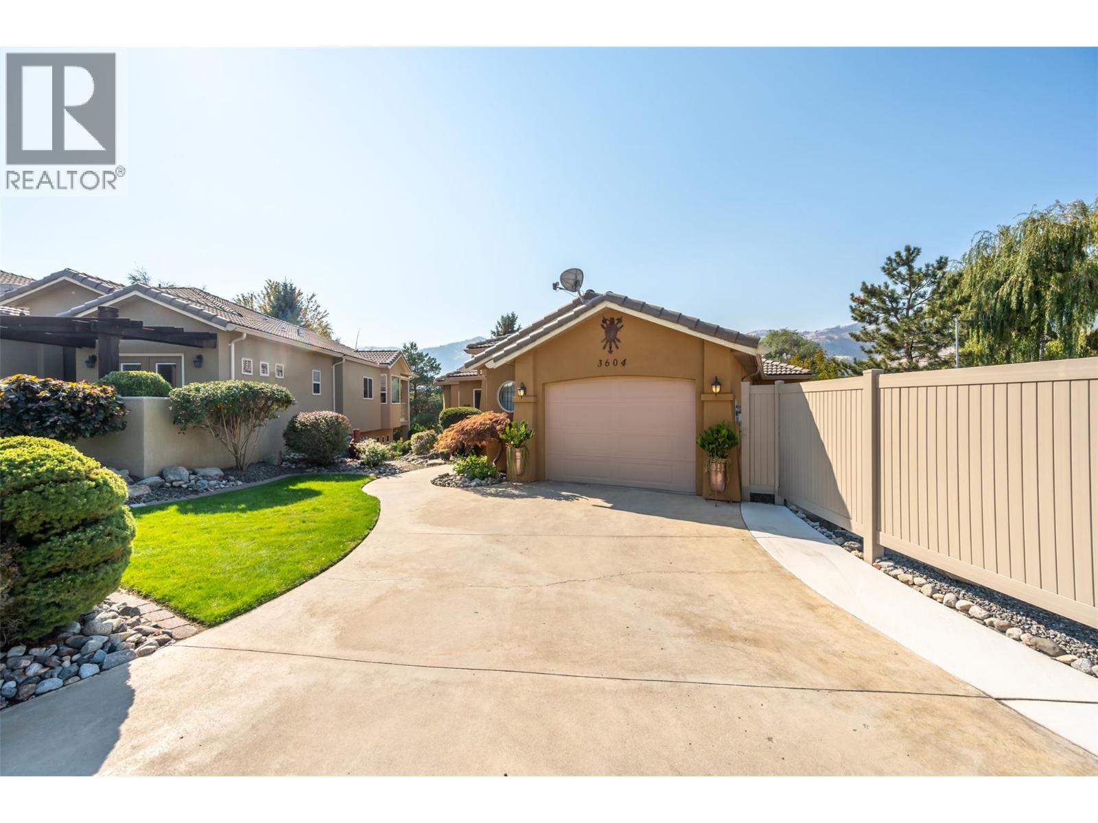 Picture for 3604 LOBELIA  Drive https://www.cirrealty.ca/reb/bc/9/10363869_89.jpg