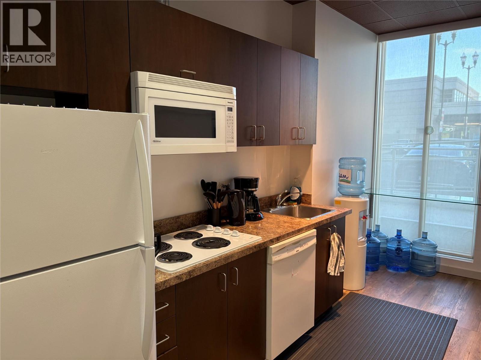 Picture for Unit #4, 1131 Lawson  Avenue https://www.cirrealty.ca/reb/bc/9/10363879_8.jpg