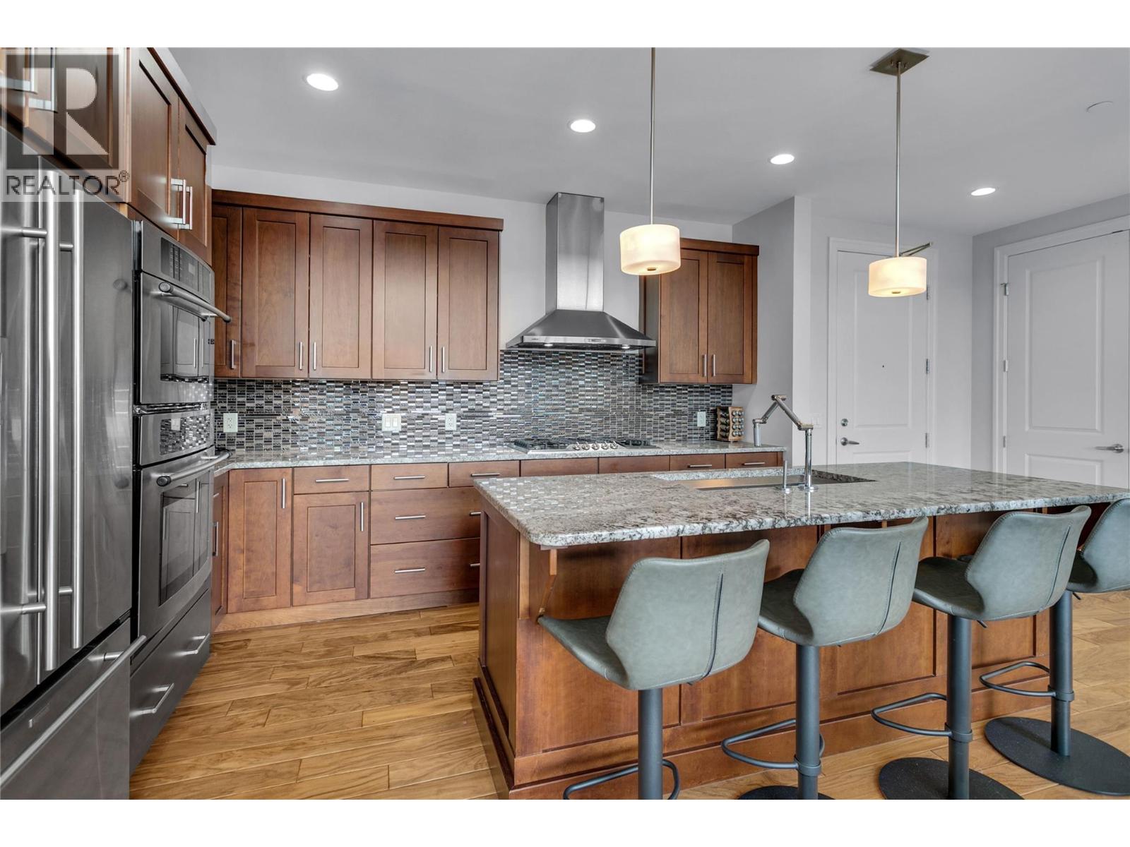 Picture for Unit #407, 580 Sarsons  Road https://www.cirrealty.ca/reb/bc/9/10363889_15.jpg