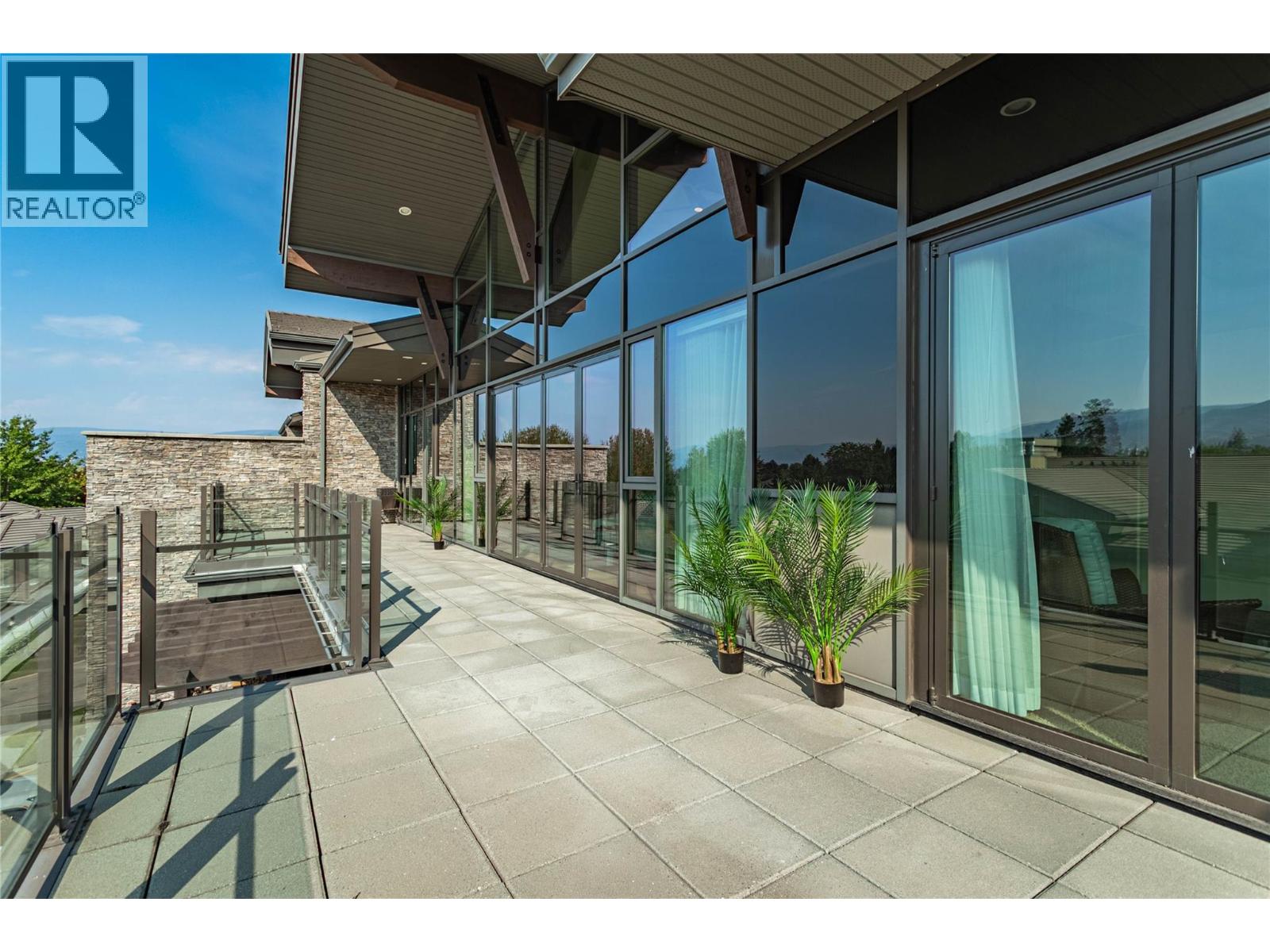 Picture for Unit #407, 580 Sarsons  Road https://www.cirrealty.ca/reb/bc/9/10363889_20.jpg