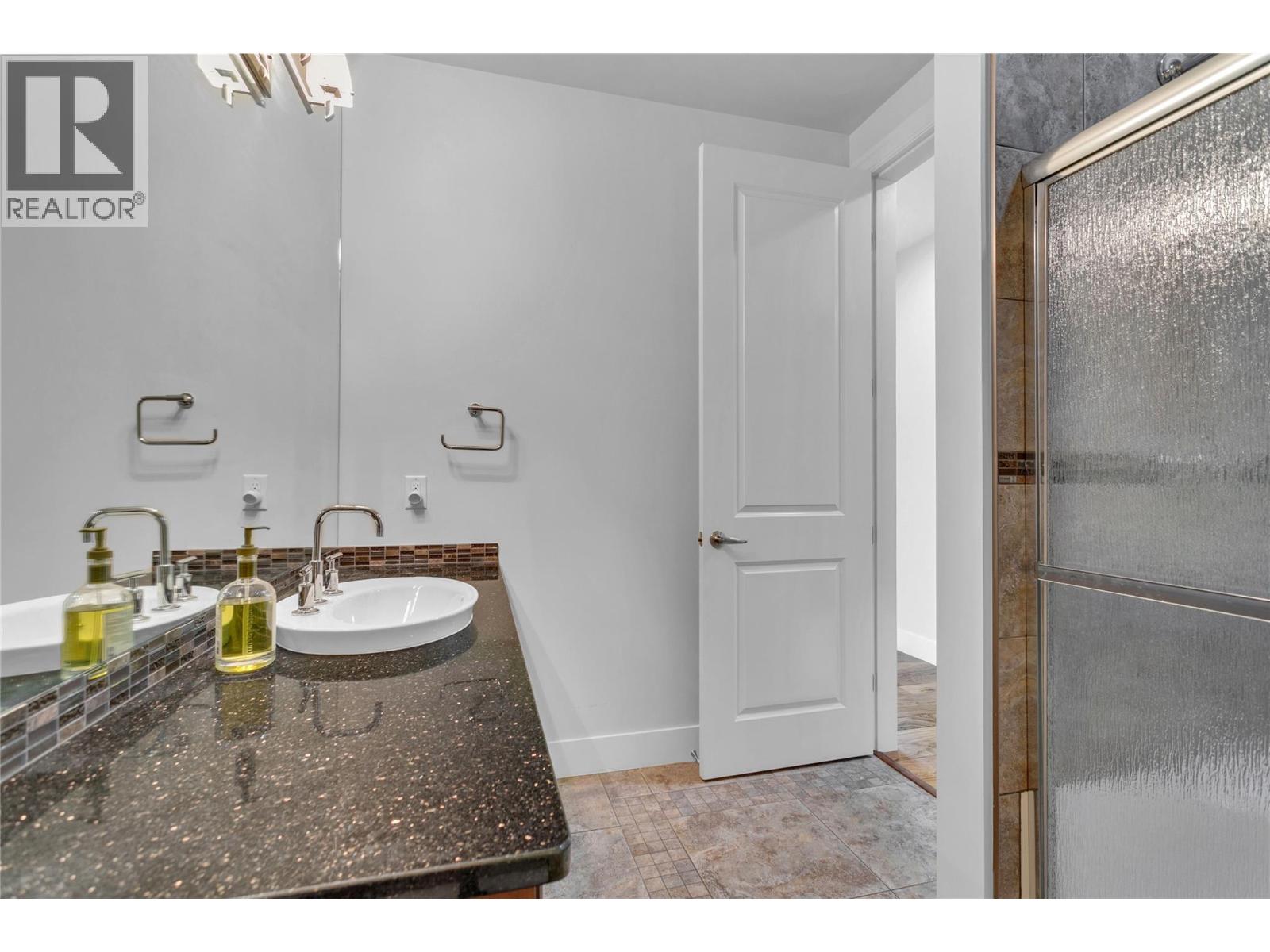 Picture for Unit #407, 580 Sarsons  Road https://www.cirrealty.ca/reb/bc/9/10363889_30.jpg