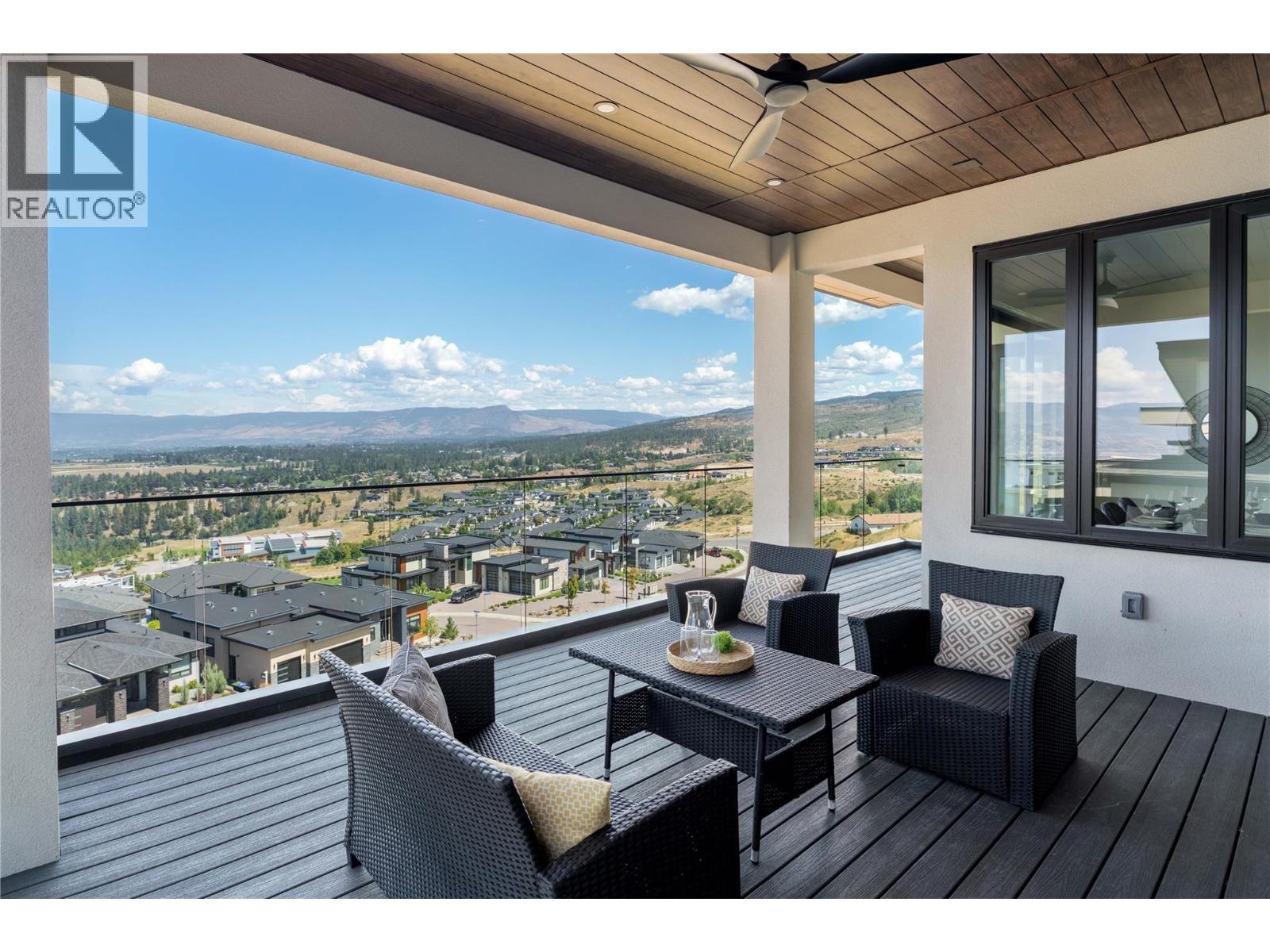 Picture for 1016 EMSLIE  Street https://www.cirrealty.ca/reb/bc/9/10363959_13.jpg