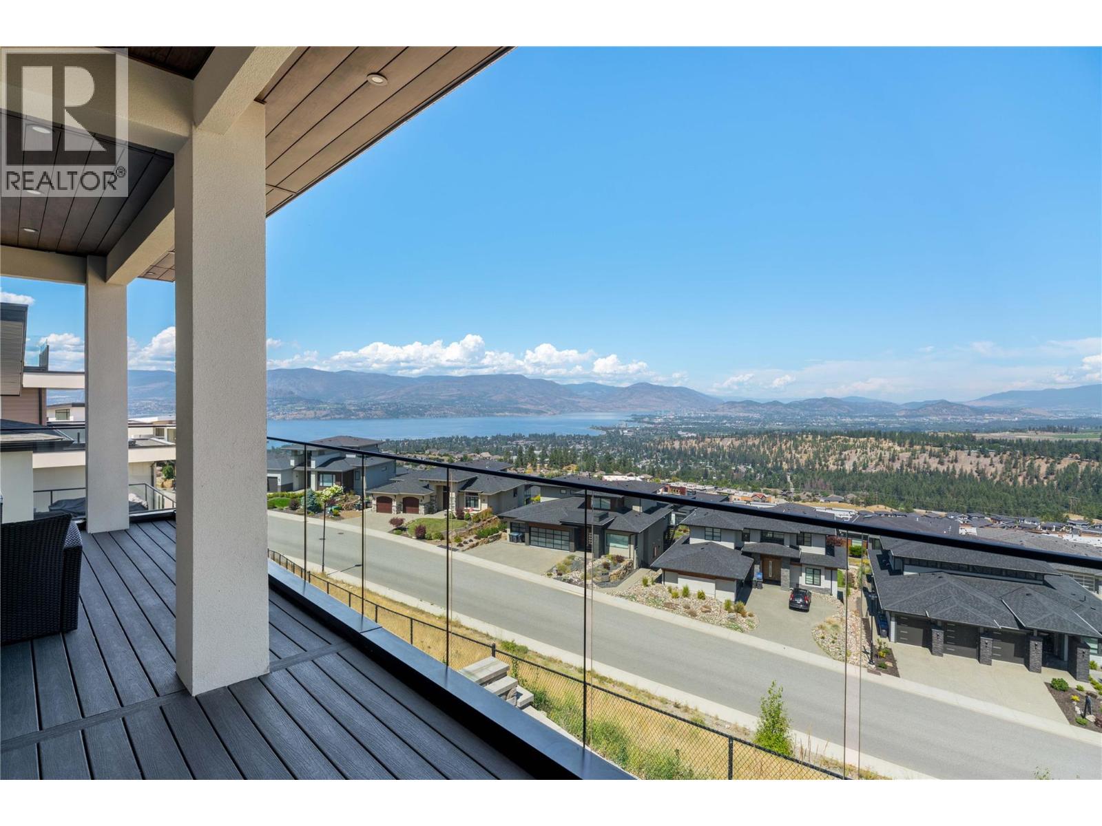 Picture for 1016 EMSLIE  Street https://www.cirrealty.ca/reb/bc/9/10363959_14.jpg