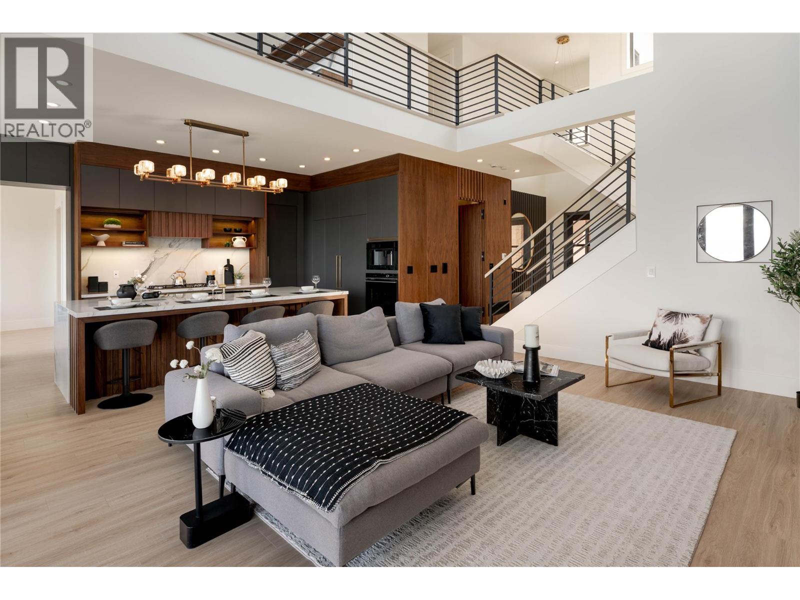 Picture for 1016 EMSLIE  Street https://www.cirrealty.ca/reb/bc/9/10363959_21.jpg