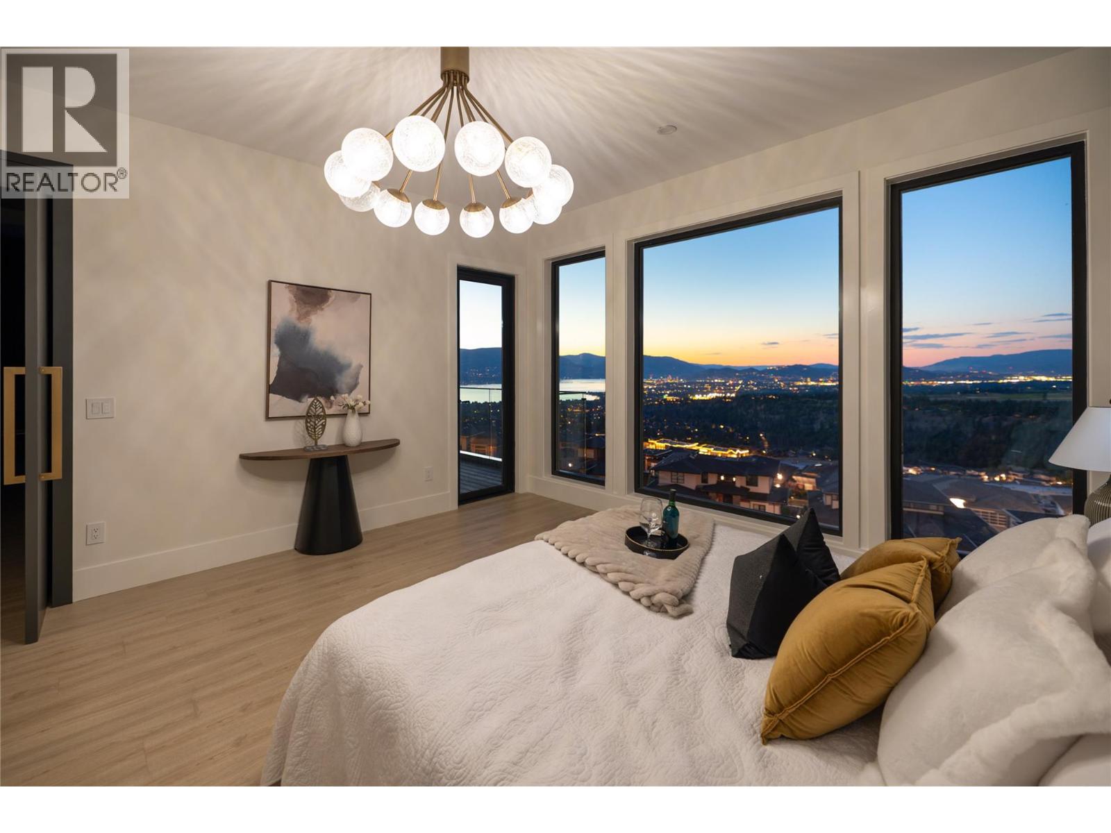 Picture for 1016 EMSLIE  Street https://www.cirrealty.ca/reb/bc/9/10363959_22.jpg