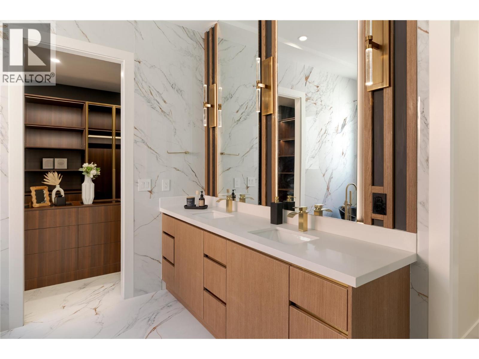 Picture for 1016 EMSLIE  Street https://www.cirrealty.ca/reb/bc/9/10363959_24.jpg