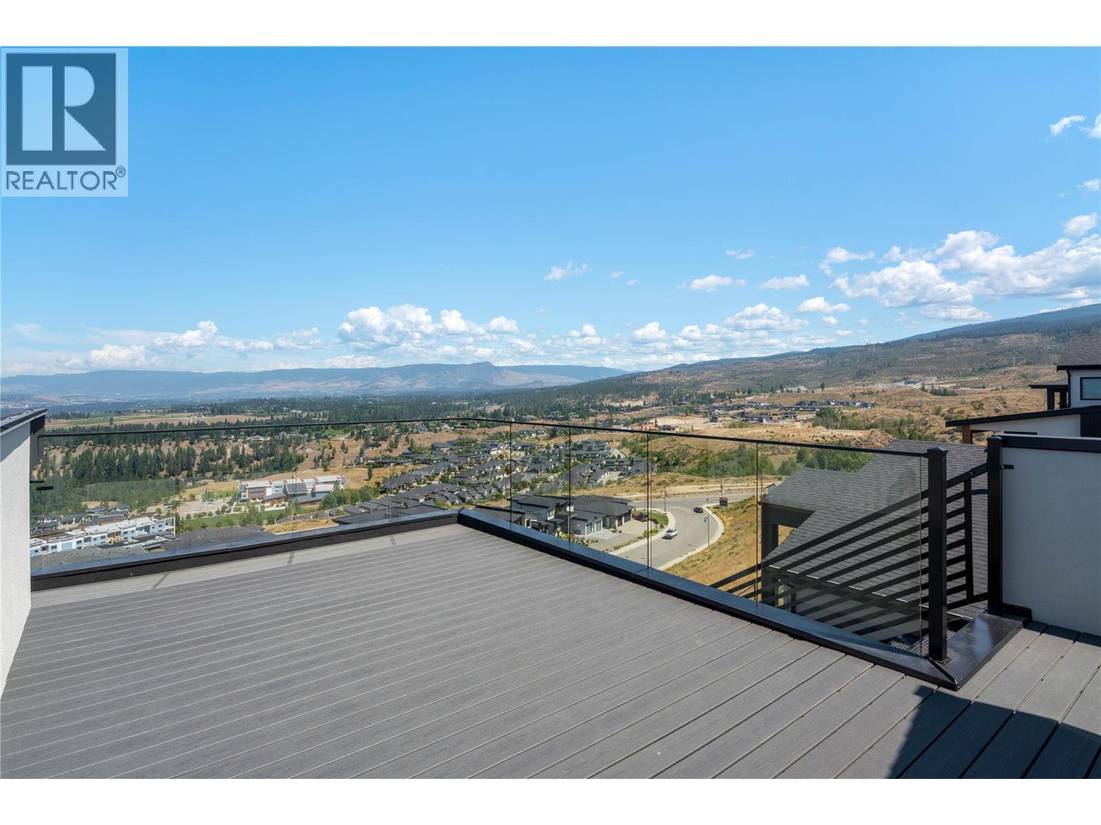 Picture for 1016 EMSLIE  Street https://www.cirrealty.ca/reb/bc/9/10363959_43.jpg