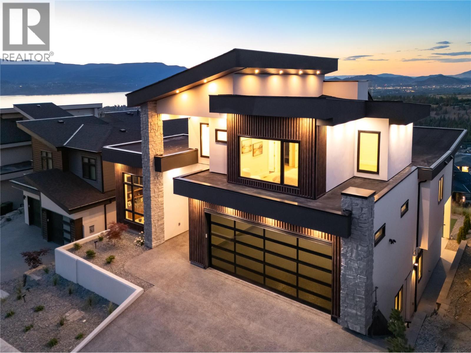 Picture for 1016 EMSLIE  Street https://www.cirrealty.ca/reb/bc/9/10363959_82.jpg