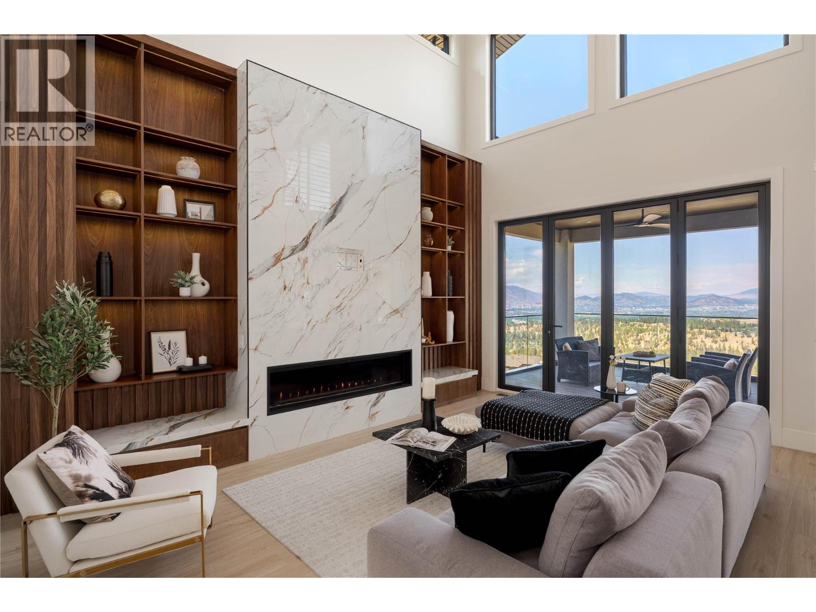 Picture for 1016 EMSLIE  Street https://www.cirrealty.ca/reb/bc/9/10363959_9.jpg