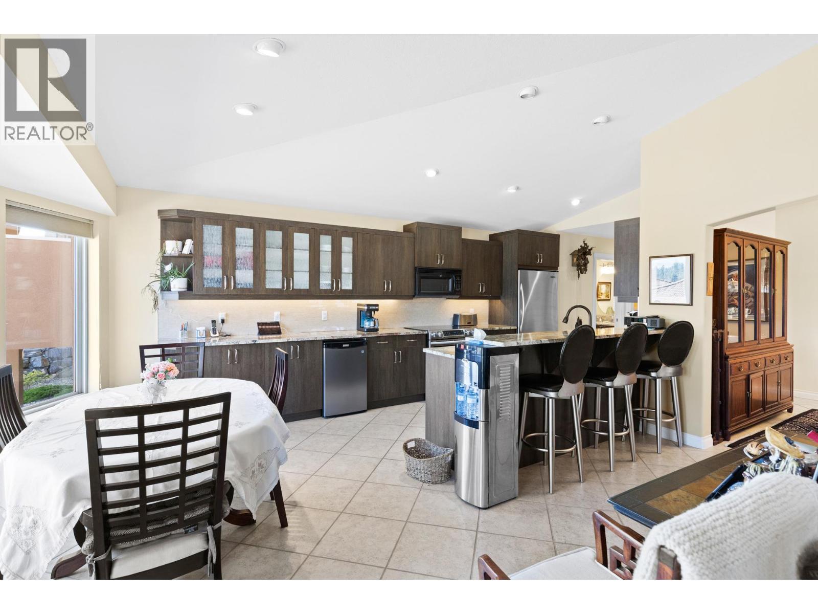 Picture for Unit #201, 2455 Quail Ridge  Boulevard https://www.cirrealty.ca/reb/bc/9/10363989_11.jpg