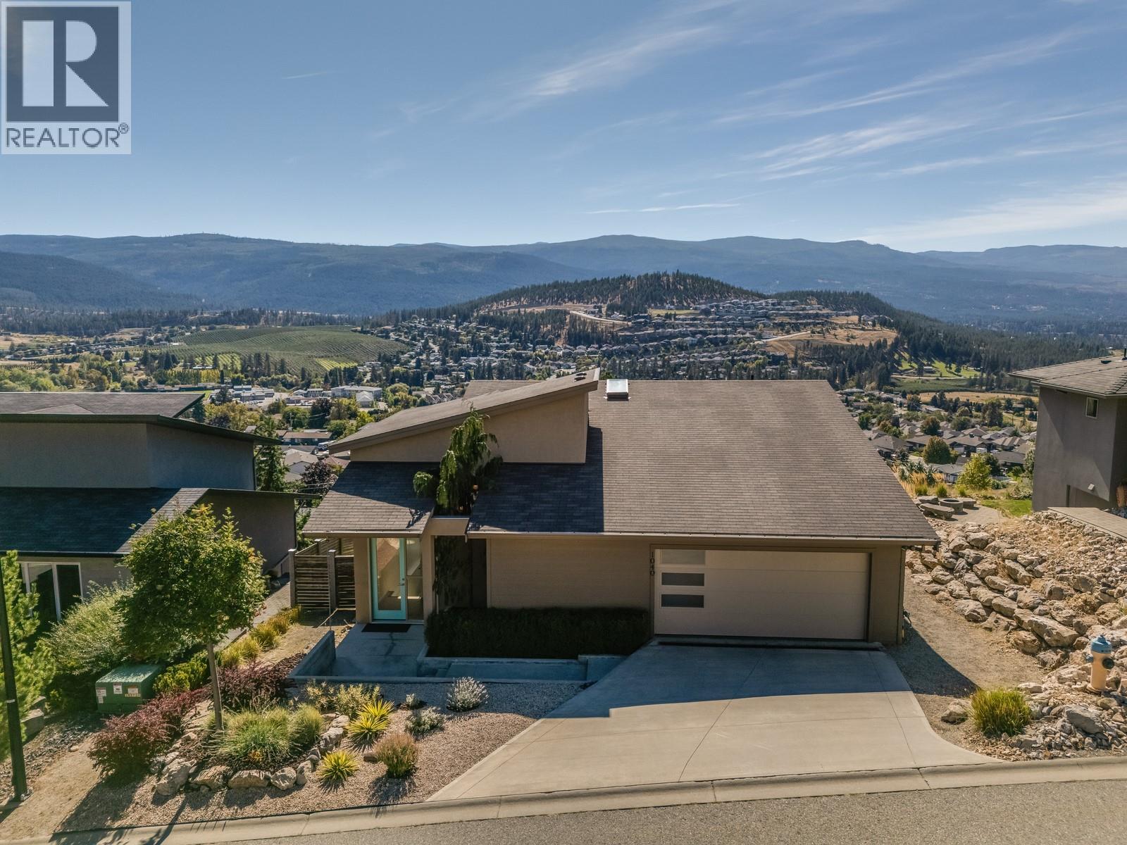 Picture for 1040 Henderson  Drive https://www.cirrealty.ca/reb/bc/9/10364009_2.jpg