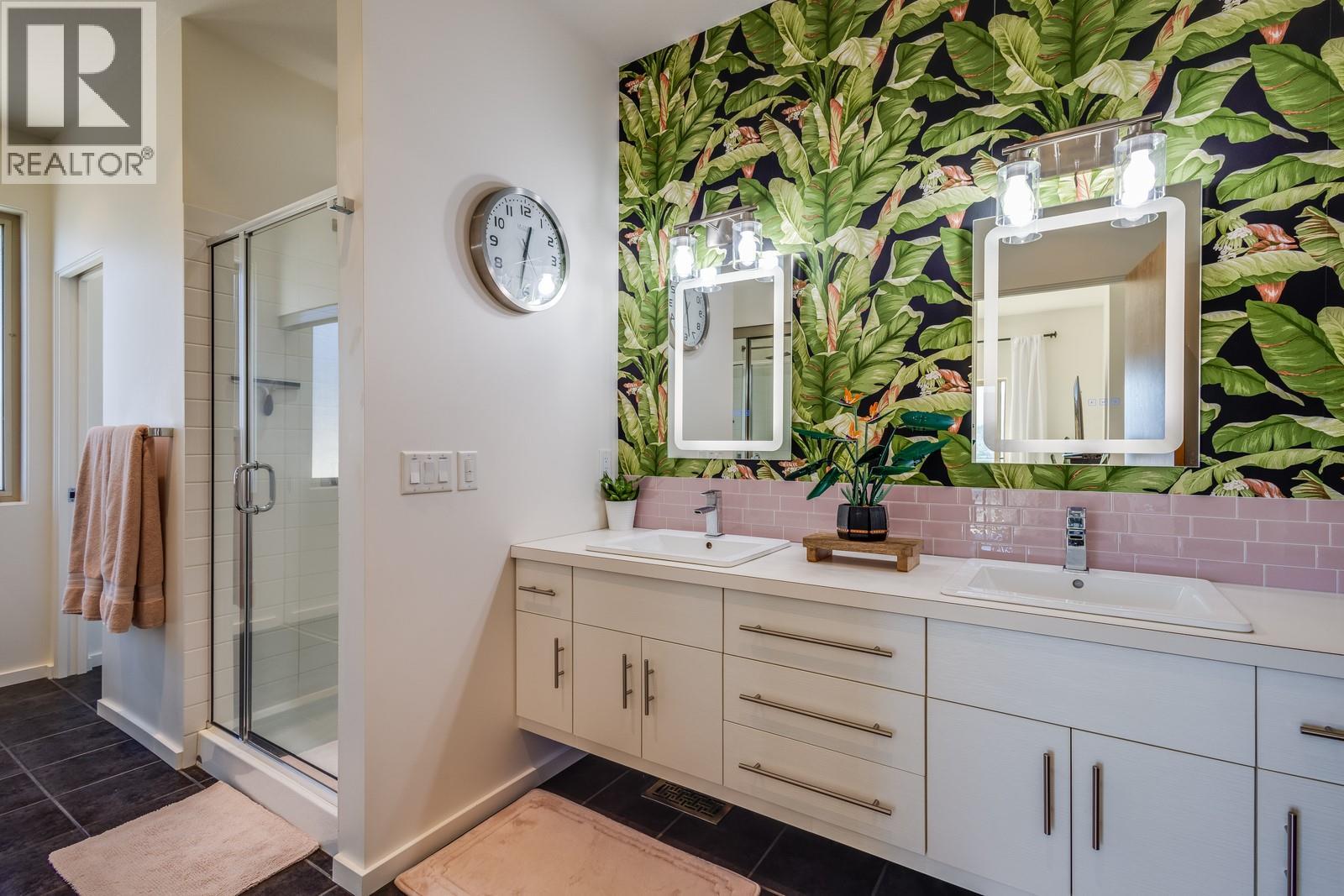 Picture for 1040 Henderson  Drive https://www.cirrealty.ca/reb/bc/9/10364009_31.jpg