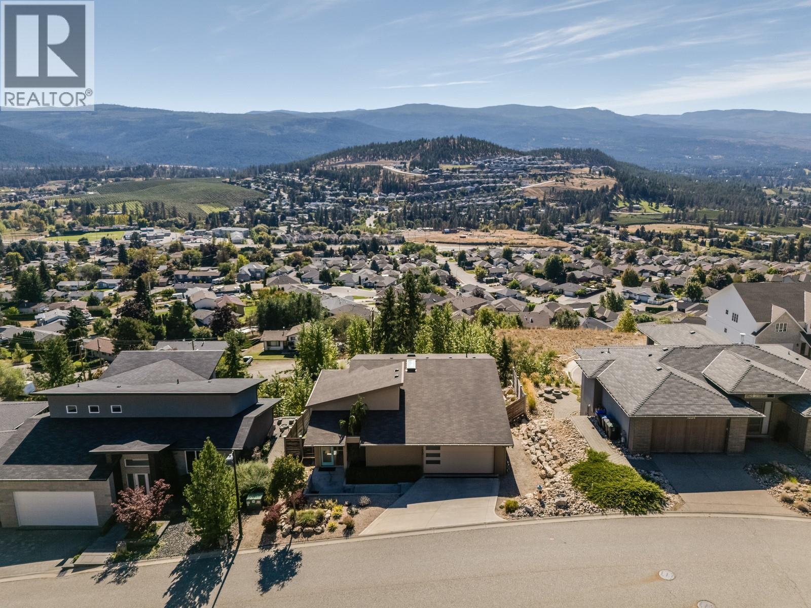 Picture for 1040 Henderson  Drive https://www.cirrealty.ca/reb/bc/9/10364009_51.jpg