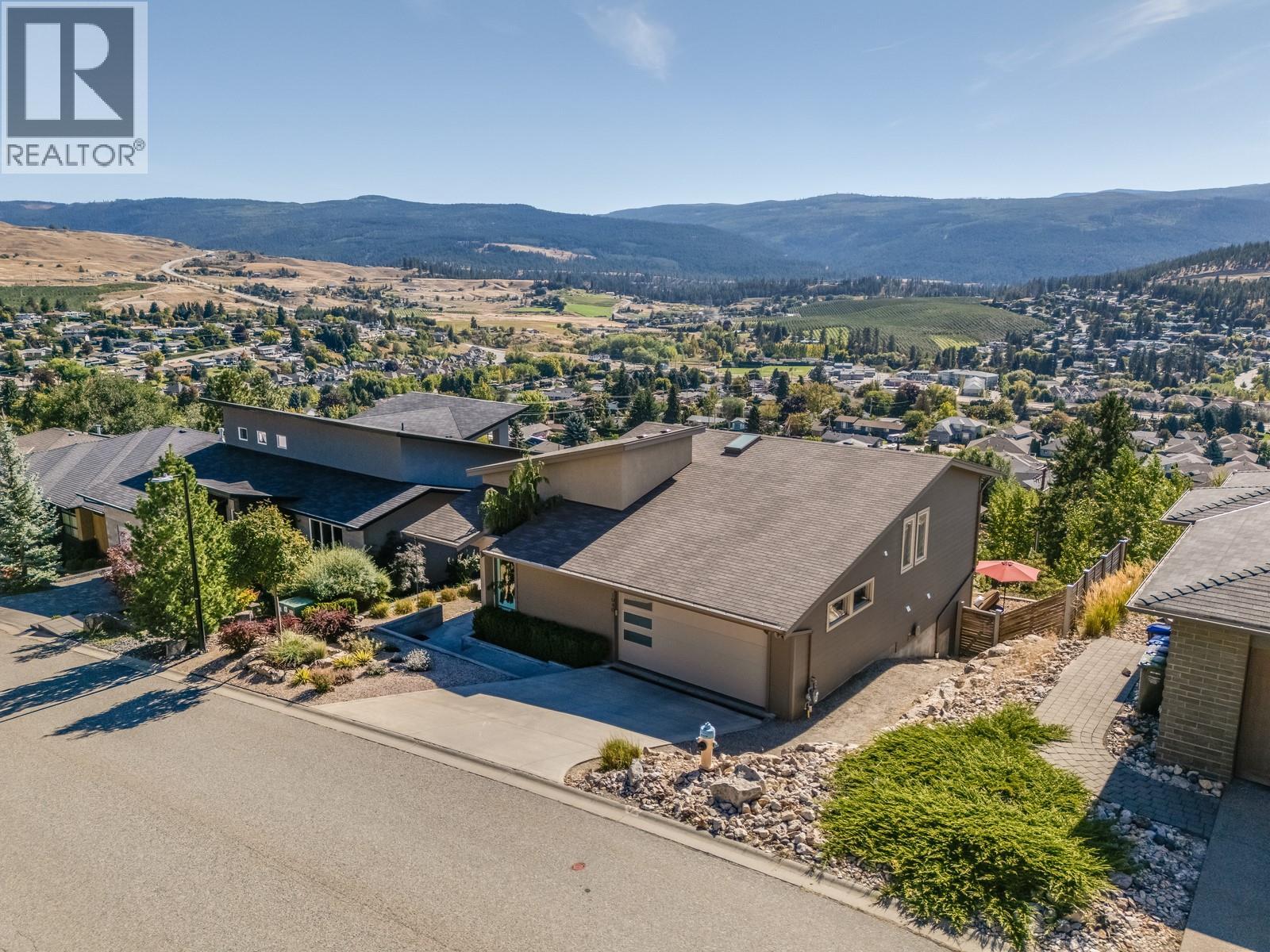 Picture for 1040 Henderson  Drive https://www.cirrealty.ca/reb/bc/9/10364009_55.jpg