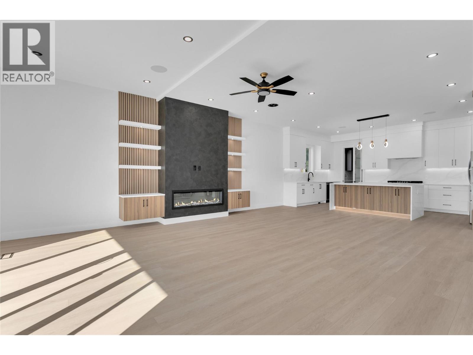 Picture for 1176 Hume  Avenue https://www.cirrealty.ca/reb/bc/9/10364109_11.jpg