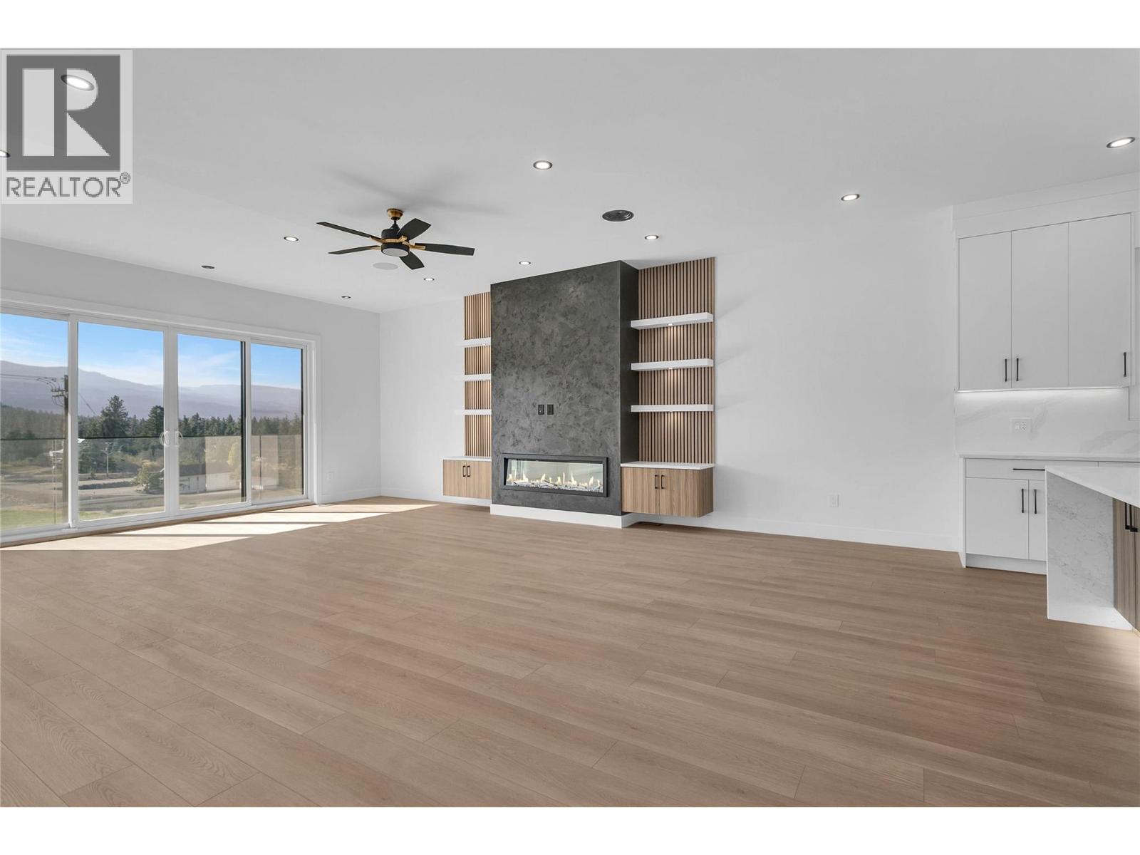 Picture for 1176 Hume  Avenue https://www.cirrealty.ca/reb/bc/9/10364109_12.jpg