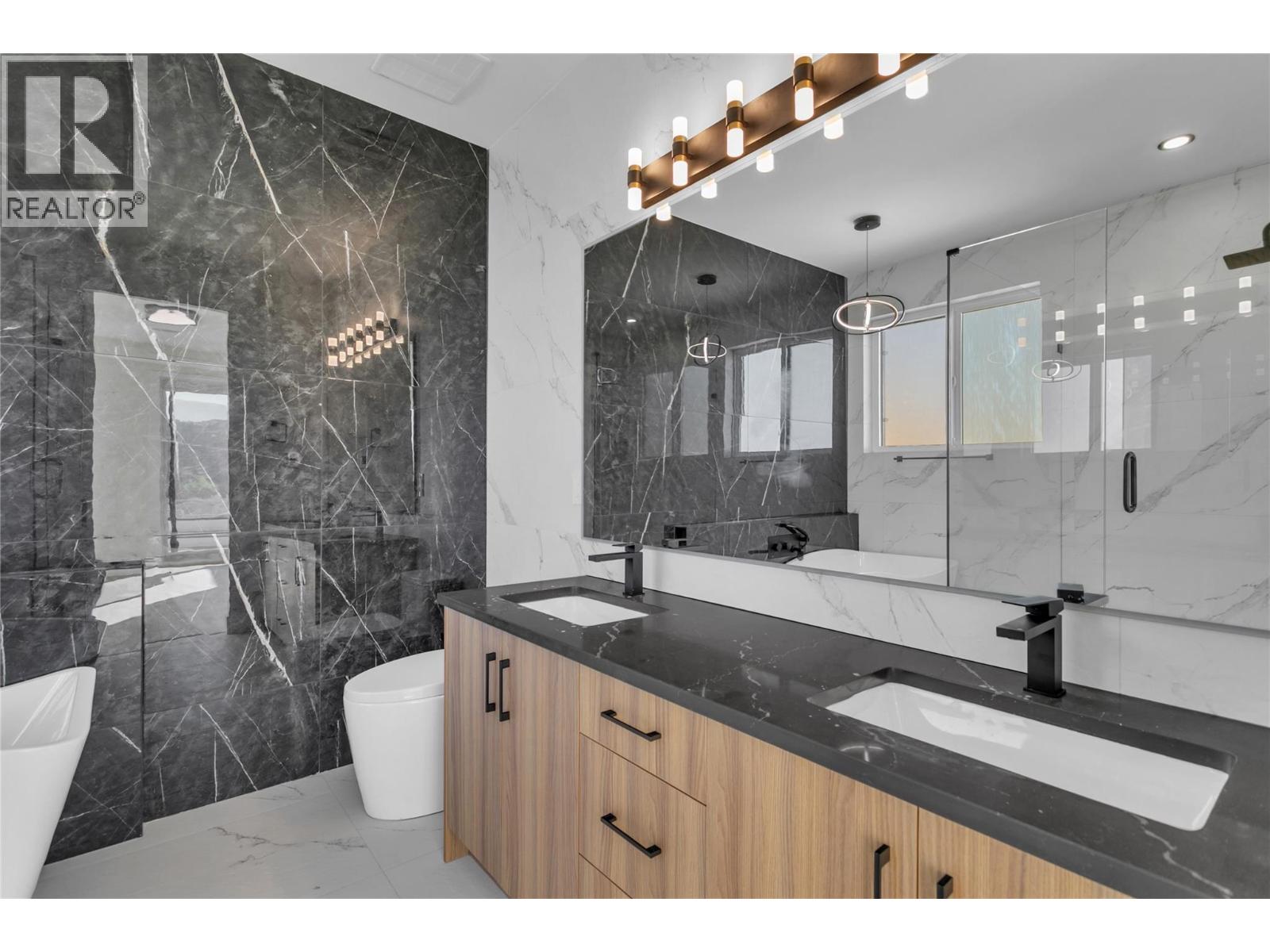 Picture for 1176 Hume  Avenue https://www.cirrealty.ca/reb/bc/9/10364109_28.jpg