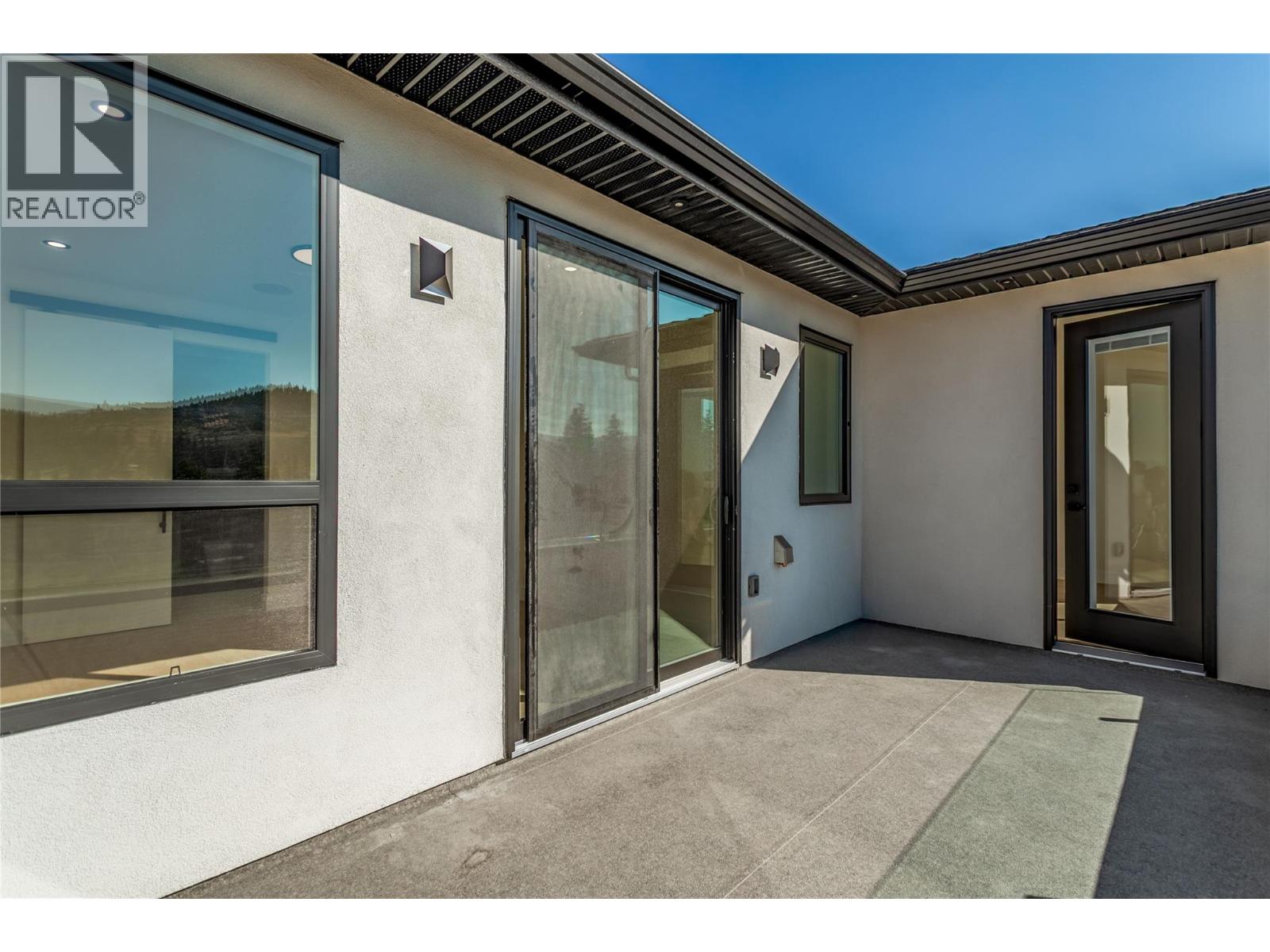 Picture for 1176 Hume  Avenue https://www.cirrealty.ca/reb/bc/9/10364109_30.jpg