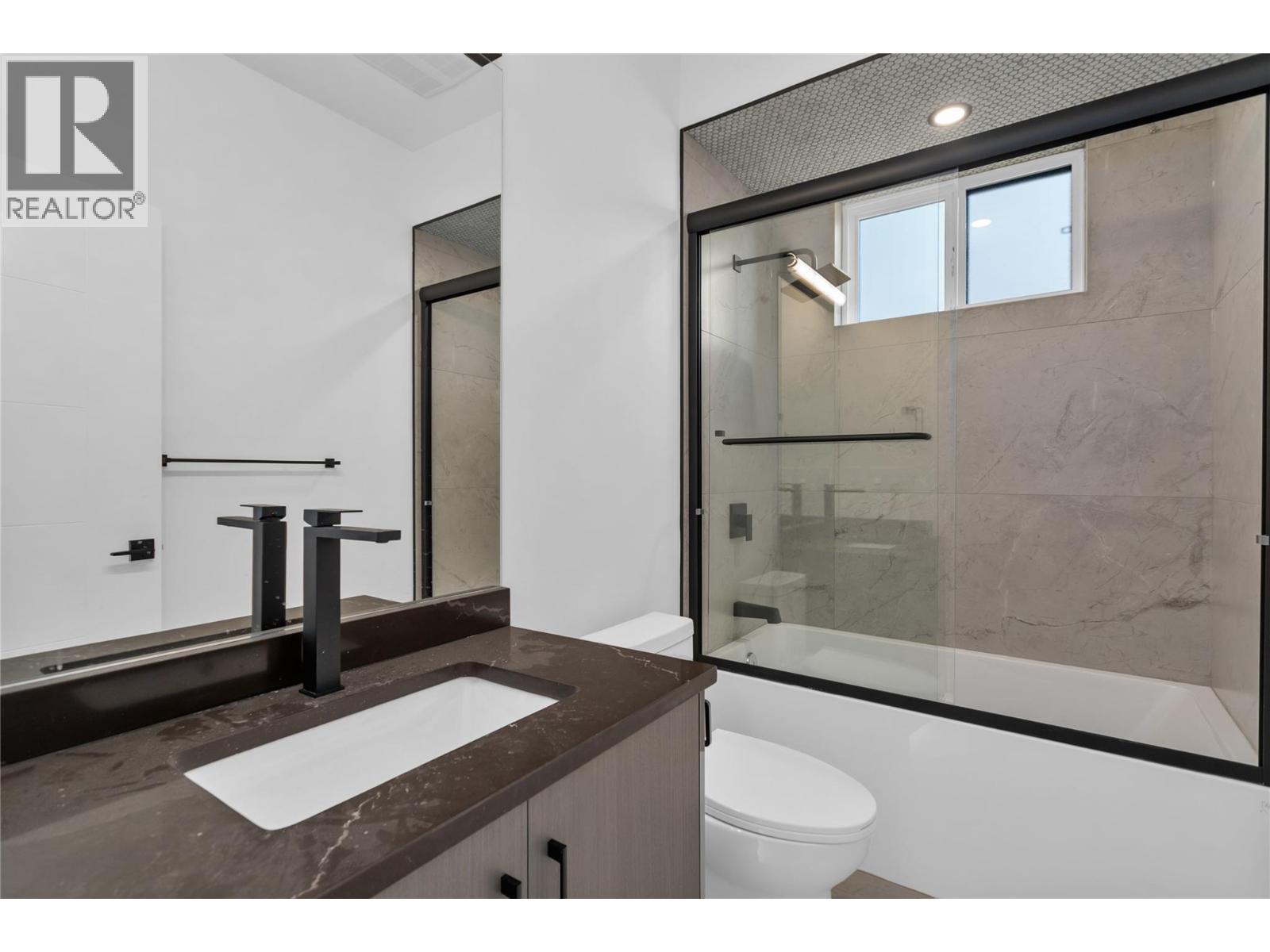 Picture for 1176 Hume  Avenue https://www.cirrealty.ca/reb/bc/9/10364109_44.jpg