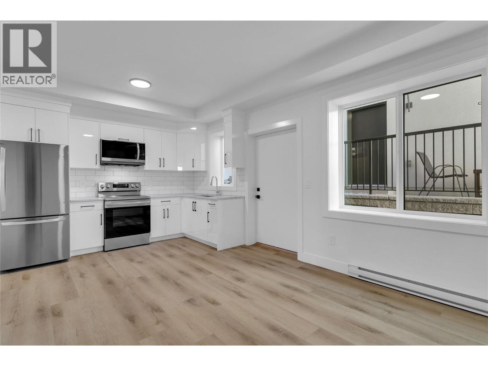 Picture for 1176 Hume  Avenue https://www.cirrealty.ca/reb/bc/9/10364109_45.jpg