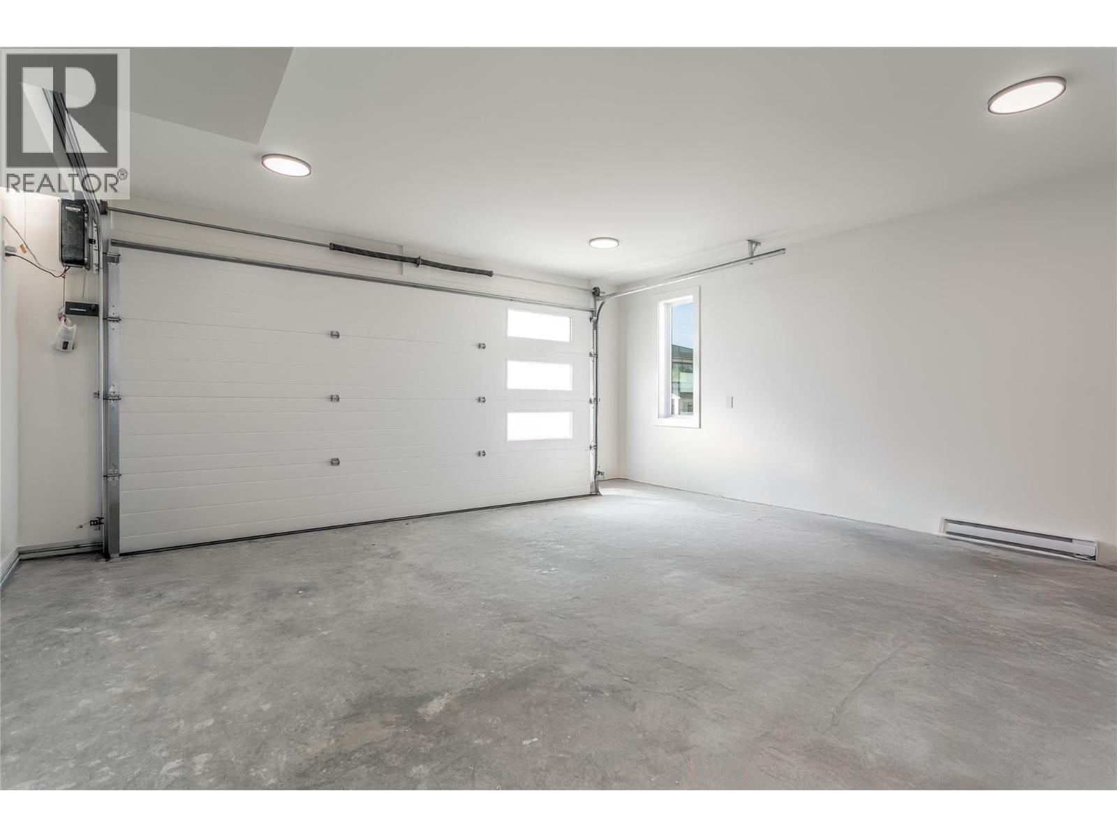 Picture for 1176 Hume  Avenue https://www.cirrealty.ca/reb/bc/9/10364109_53.jpg