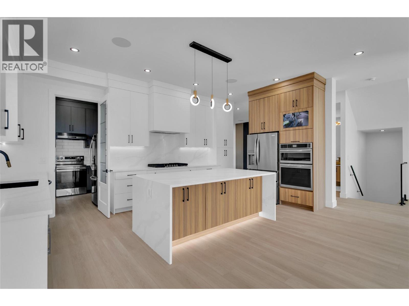 Picture for 1176 Hume  Avenue https://www.cirrealty.ca/reb/bc/9/10364109_7.jpg