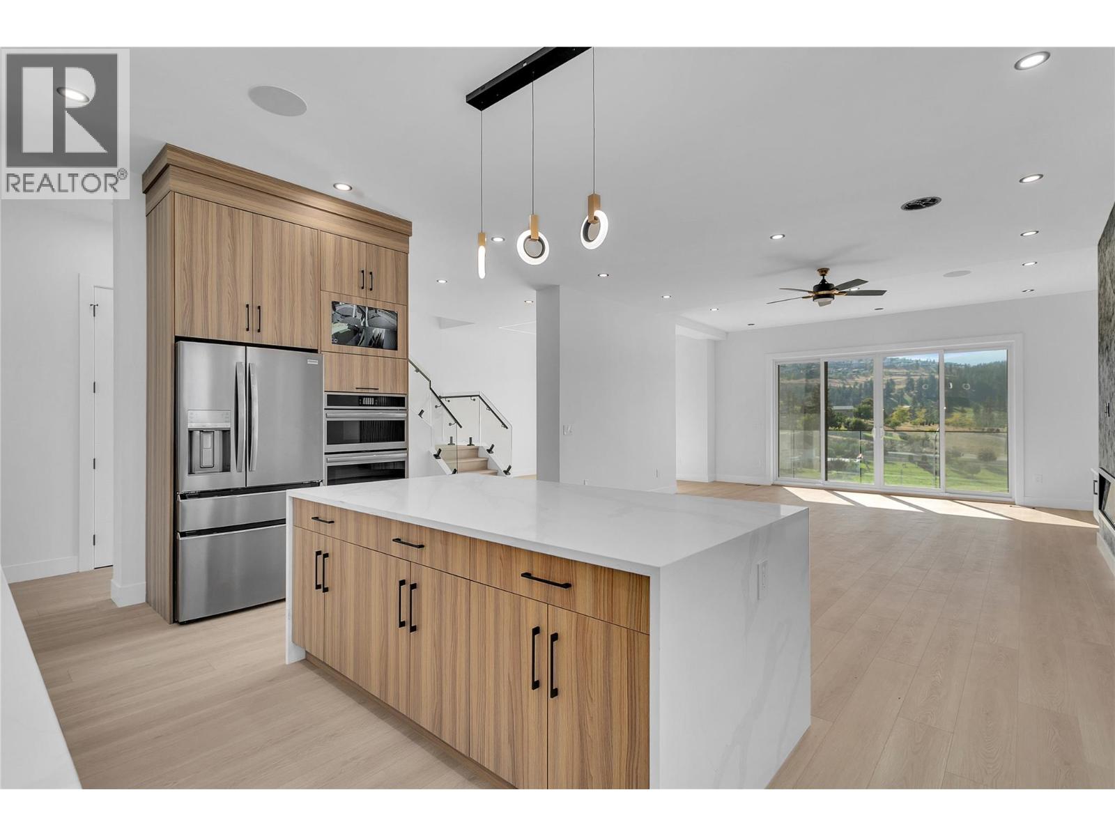 Picture for 1176 Hume  Avenue https://www.cirrealty.ca/reb/bc/9/10364109_9.jpg