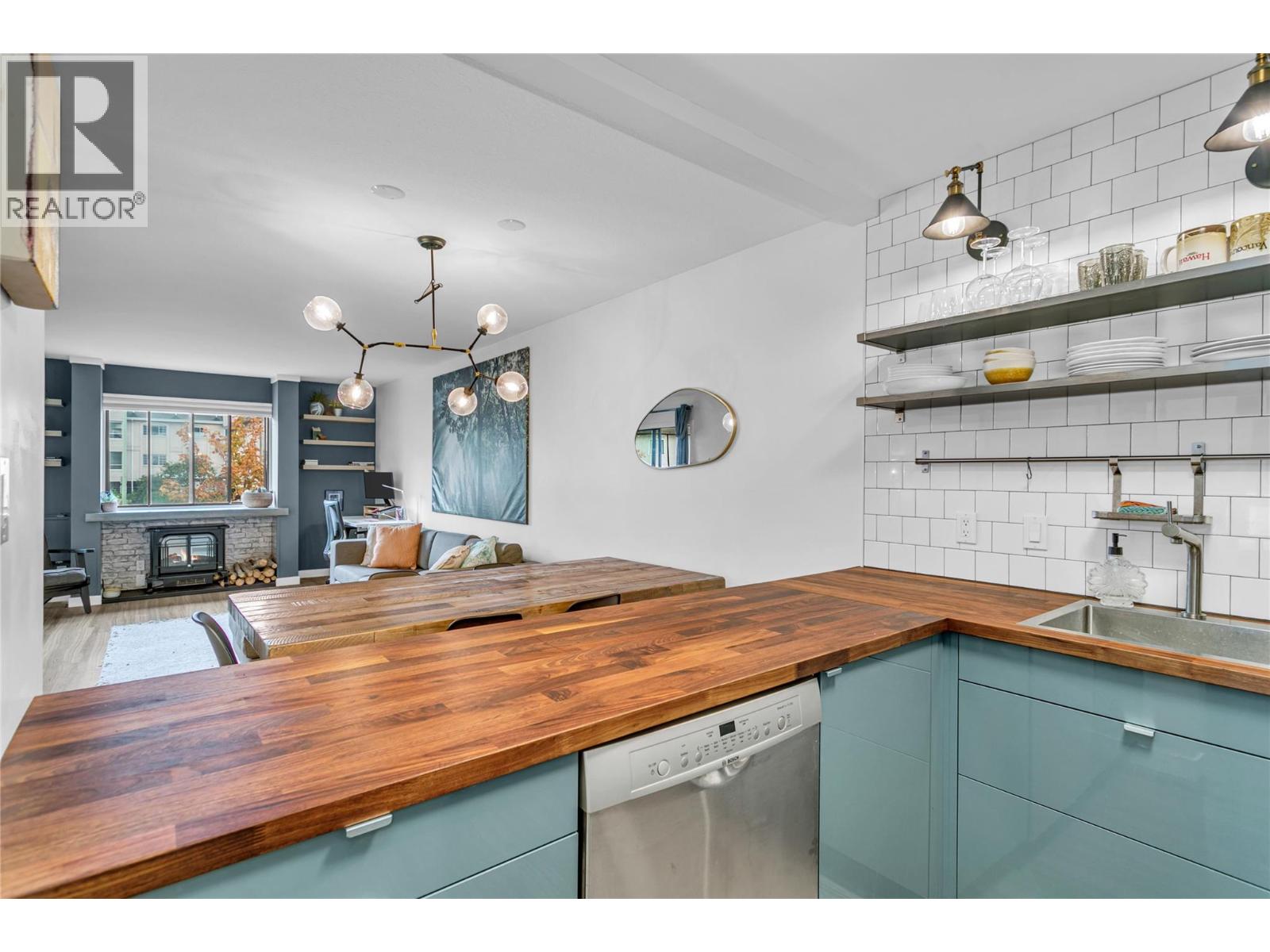 Picture for Unit #110, 1075 Bernard  Avenue https://www.cirrealty.ca/reb/bc/9/10364329_10.jpg