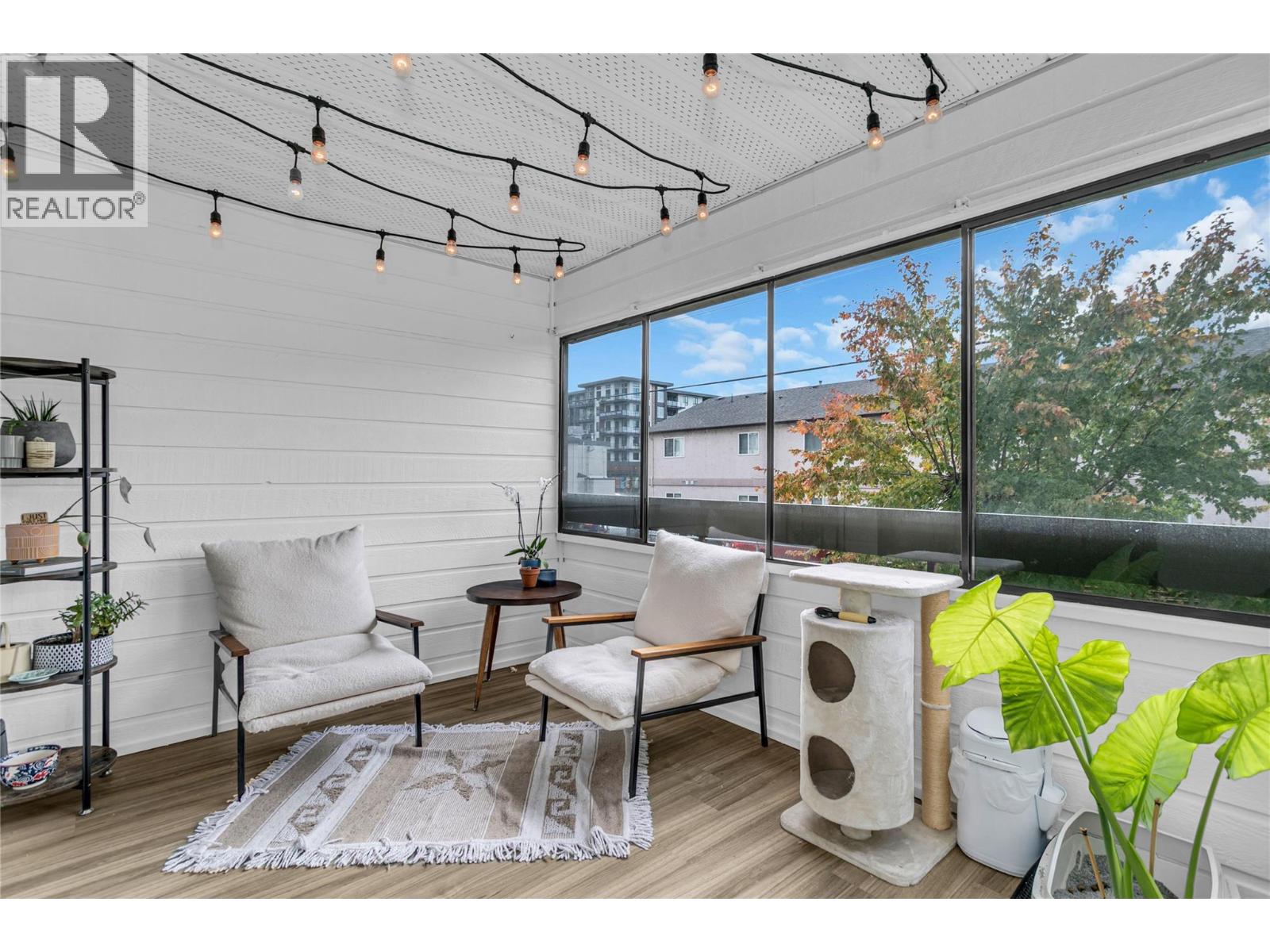 Picture for Unit #110, 1075 Bernard  Avenue https://www.cirrealty.ca/reb/bc/9/10364329_19.jpg