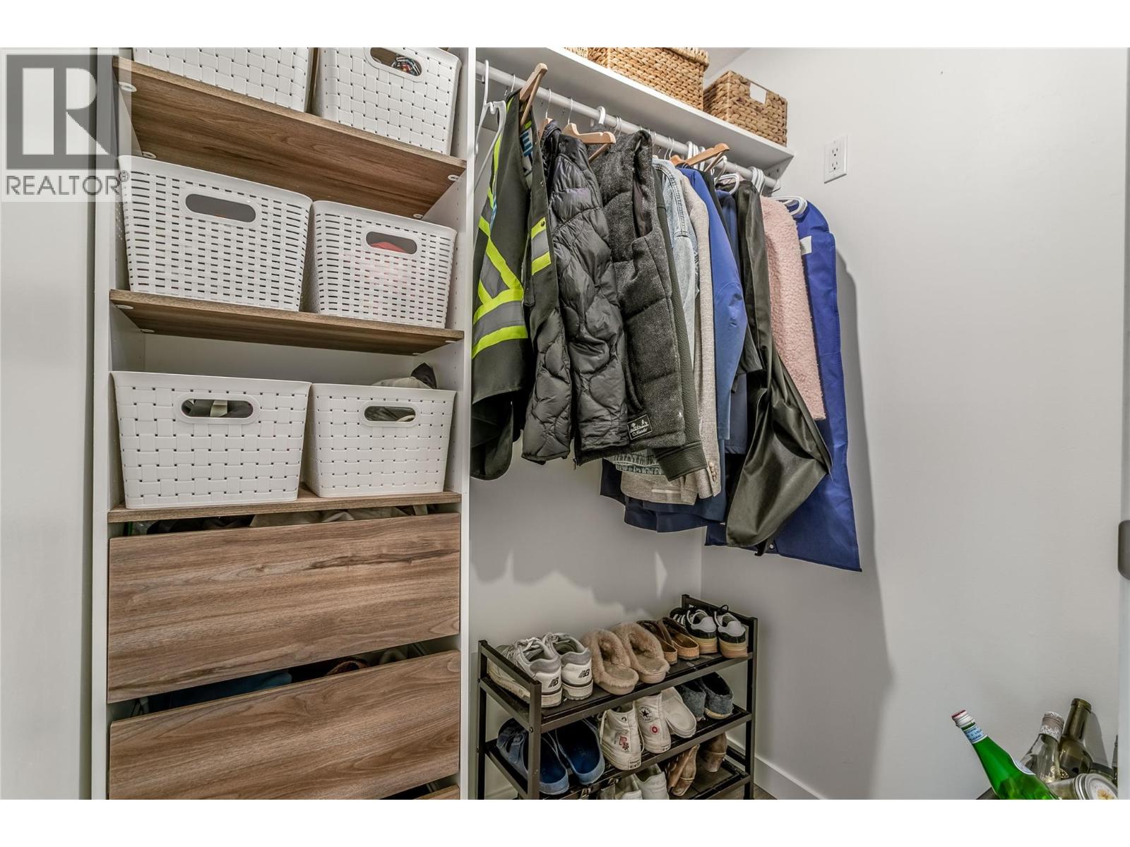 Picture for Unit #110, 1075 Bernard  Avenue https://www.cirrealty.ca/reb/bc/9/10364329_21.jpg