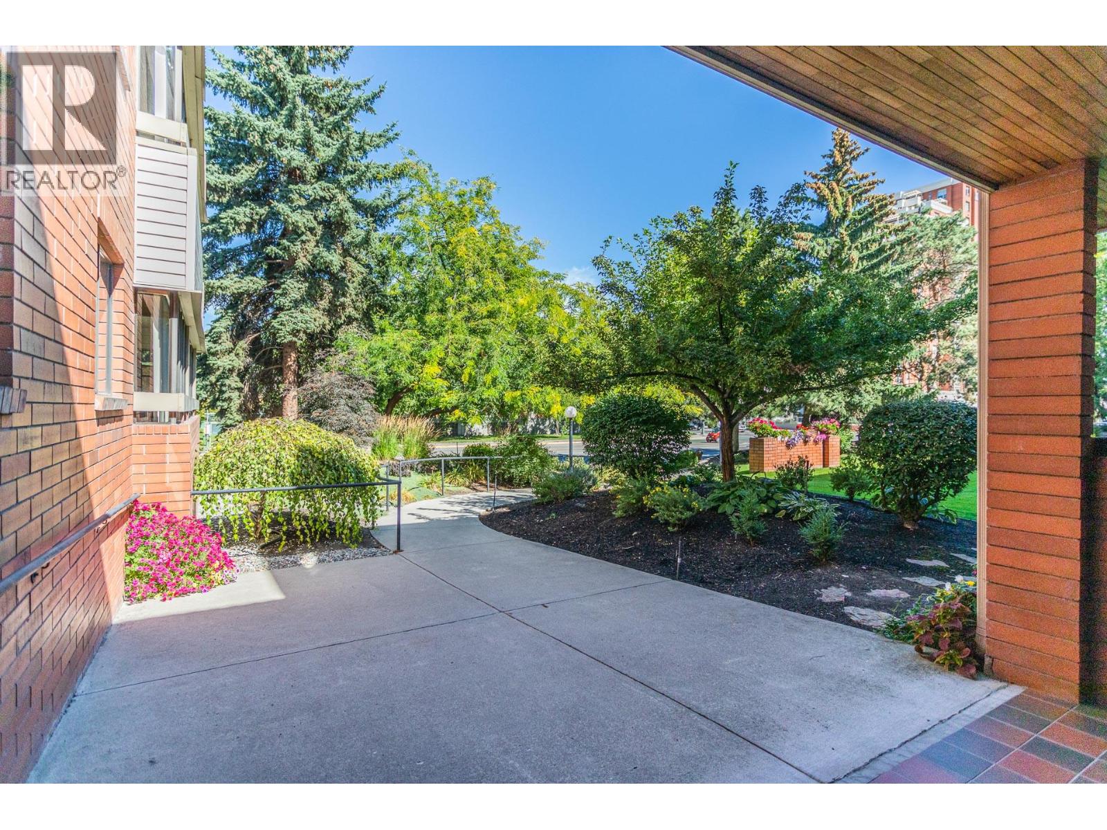 Picture for Unit #110, 1075 Bernard  Avenue https://www.cirrealty.ca/reb/bc/9/10364329_24.jpg