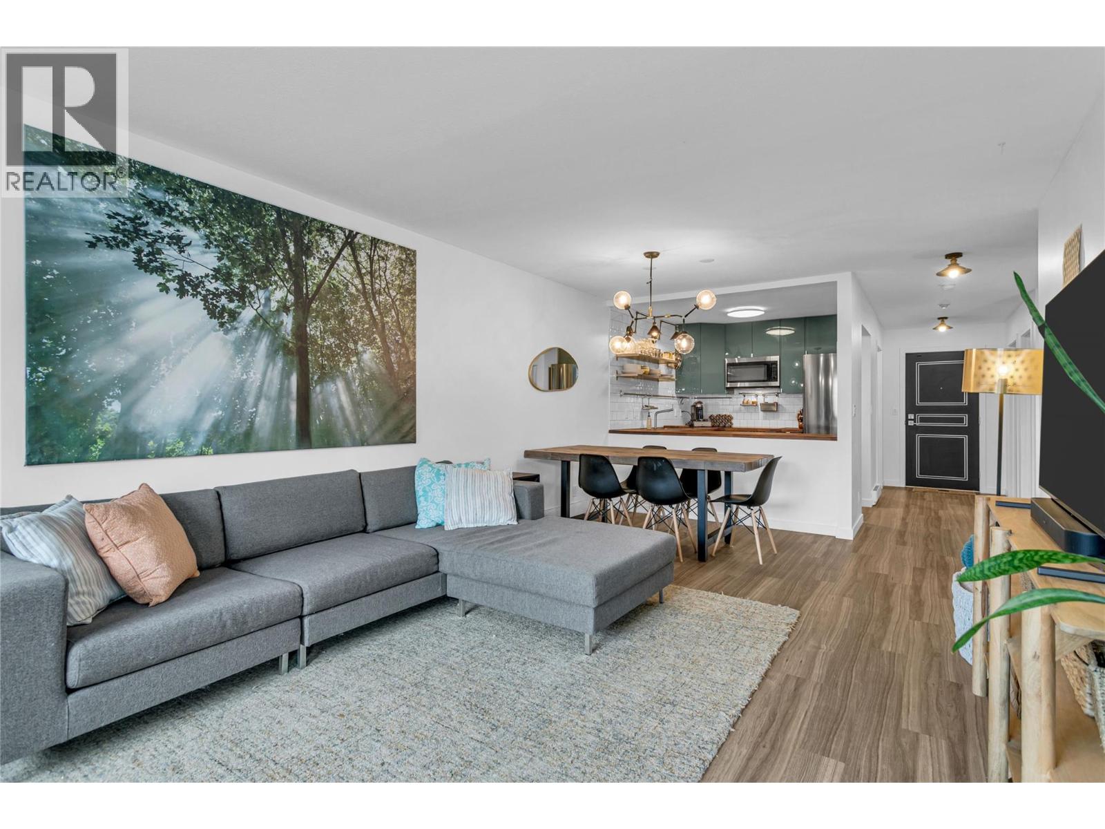 Picture for Unit #110, 1075 Bernard  Avenue https://www.cirrealty.ca/reb/bc/9/10364329_8.jpg