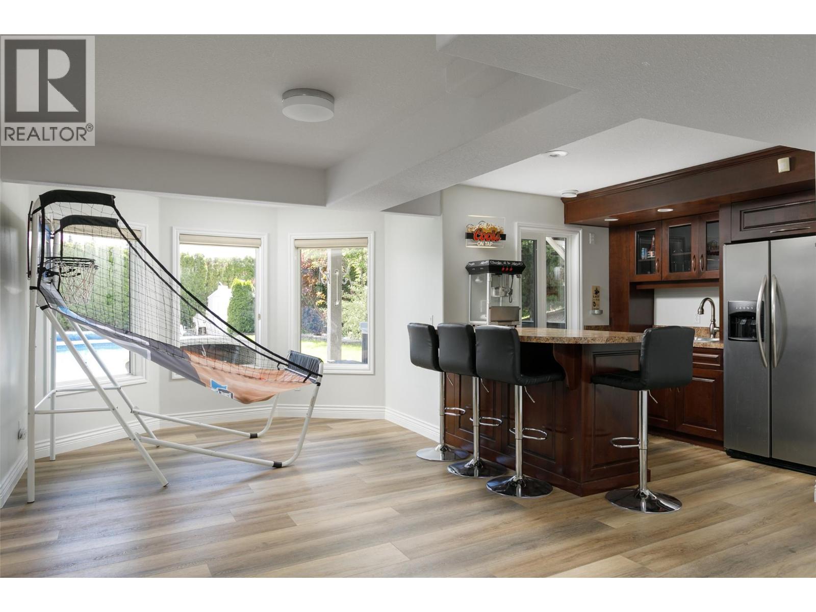 Picture for 2177 Breckenridge  Court https://www.cirrealty.ca/reb/bc/9/10364369_34.jpg