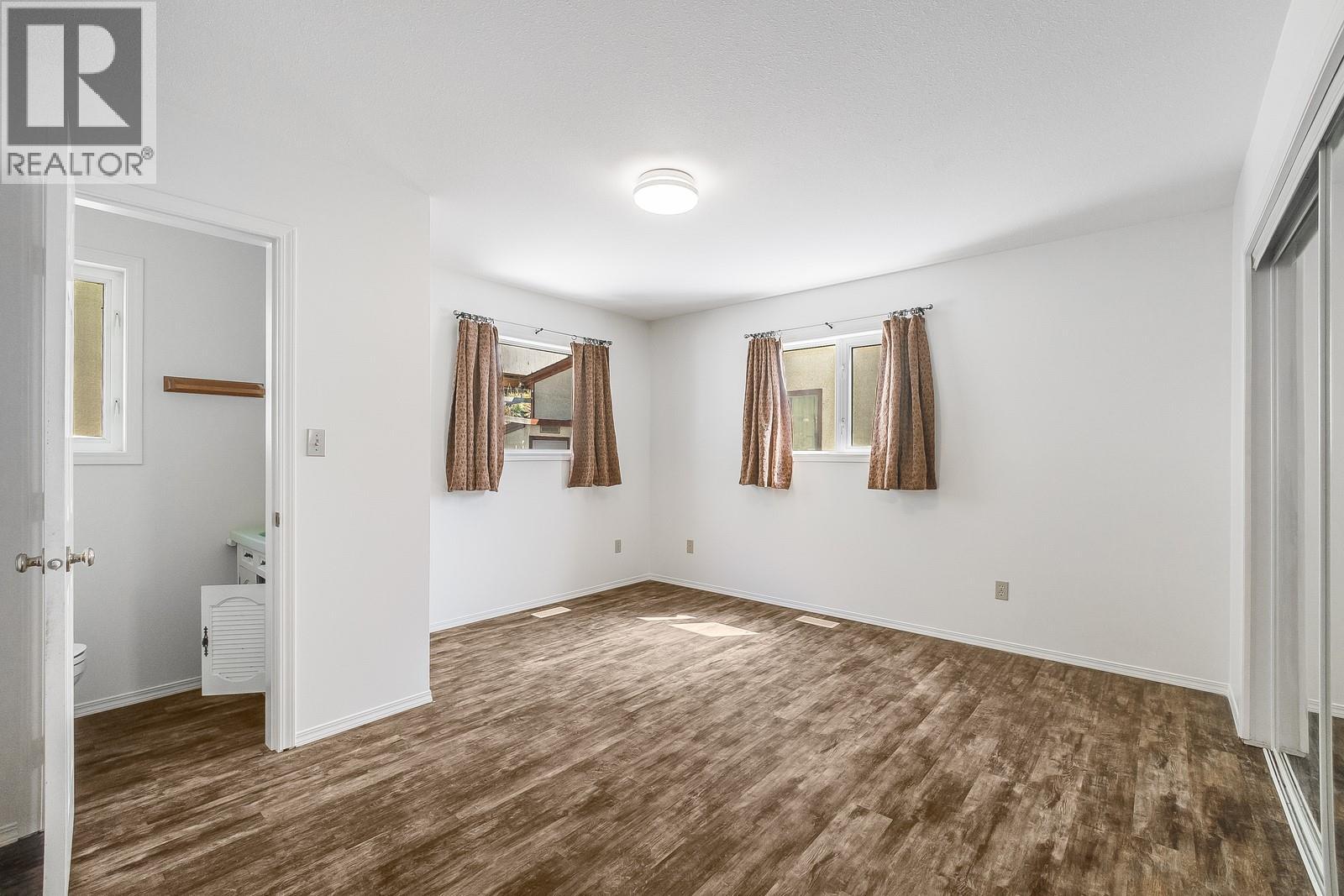 Picture for 457 Poplar Point  Drive https://www.cirrealty.ca/reb/bc/9/10364459_10.jpg