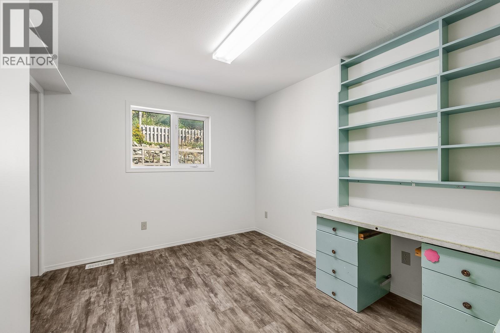 Picture for 457 Poplar Point  Drive https://www.cirrealty.ca/reb/bc/9/10364459_12.jpg