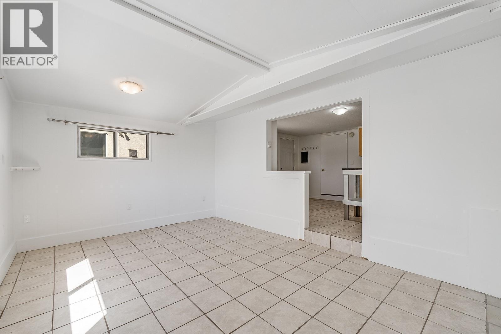 Picture for 457 Poplar Point  Drive https://www.cirrealty.ca/reb/bc/9/10364459_26.jpg