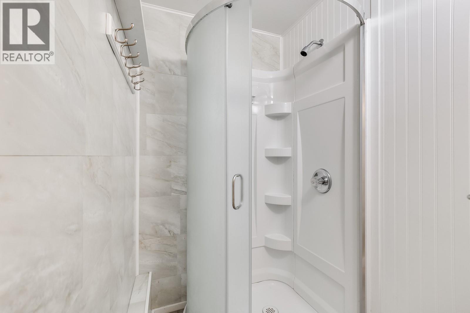 Picture for 457 Poplar Point  Drive https://www.cirrealty.ca/reb/bc/9/10364459_33.jpg